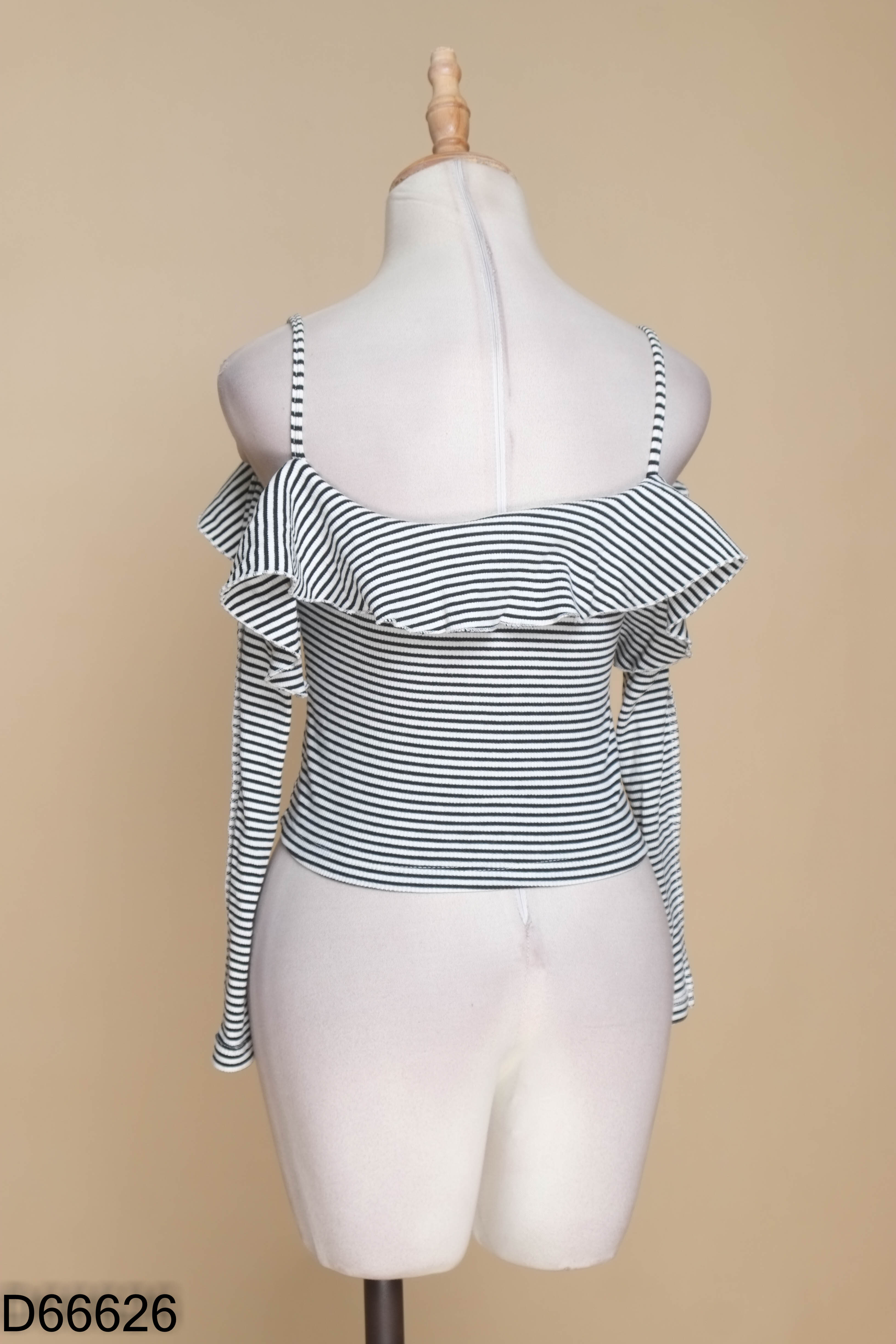 Áo croptop trắng kẻ đen hai dây