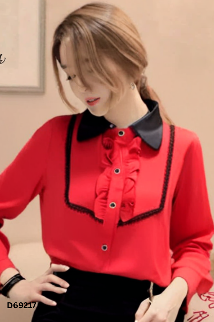 Áo sơ mi đỏ cổ đen