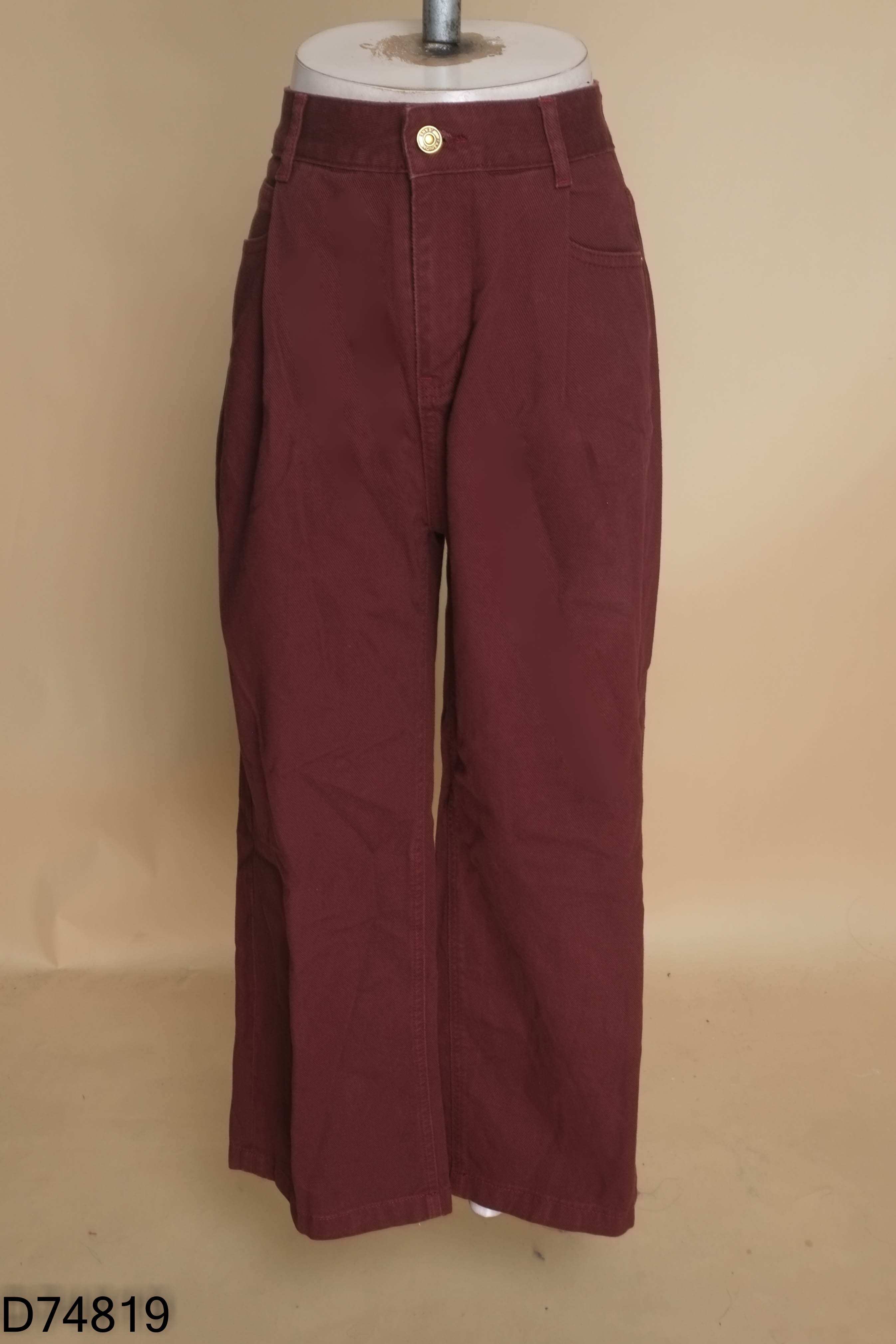 Quần kaki đỏ sẫm