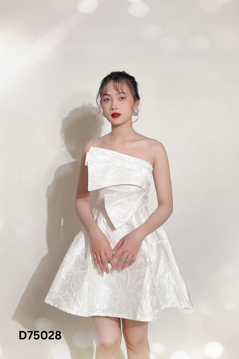 Váy hai dây taffta trắng vân