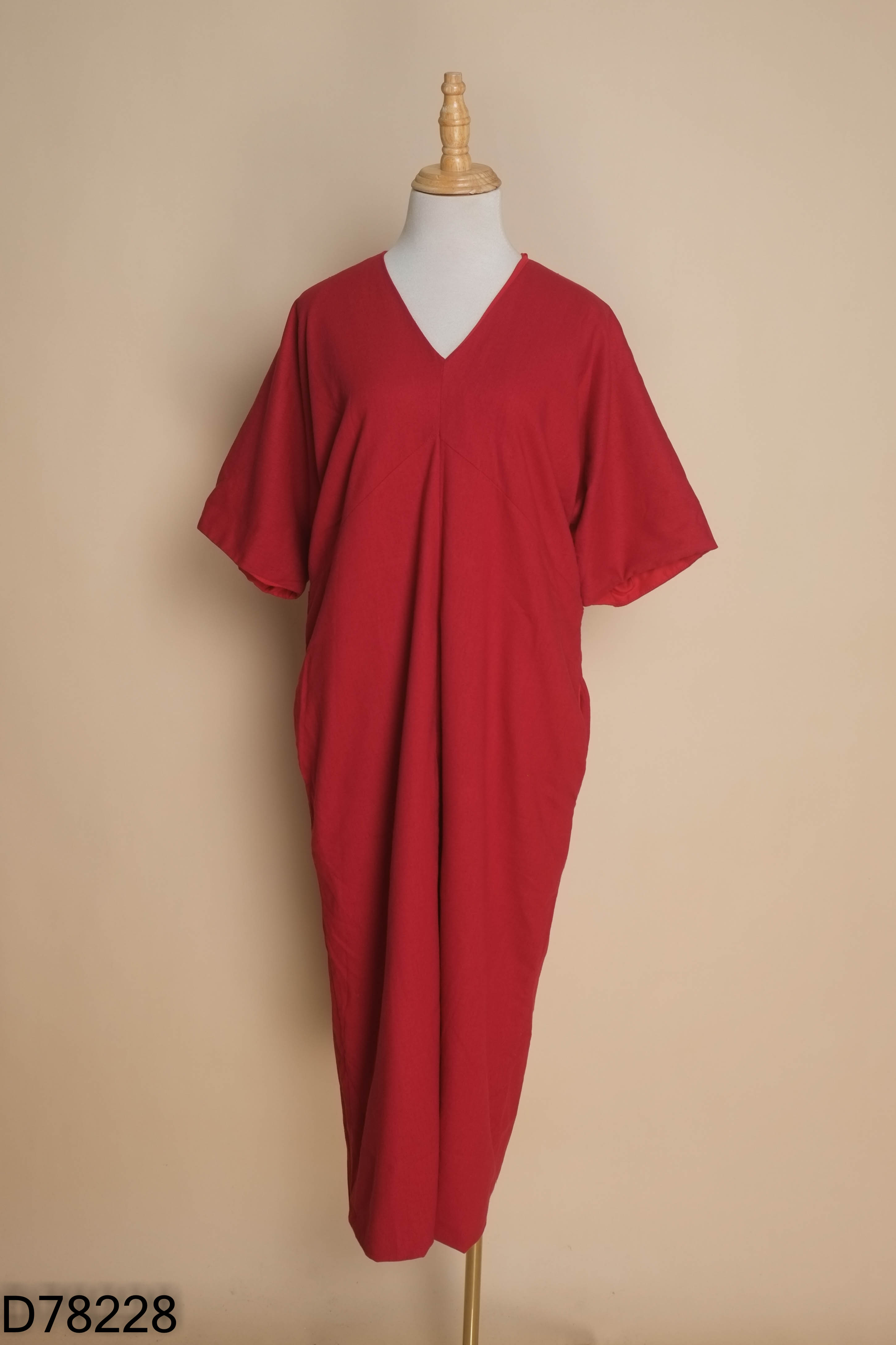 Váy linen đỏ cổ V tay phồng