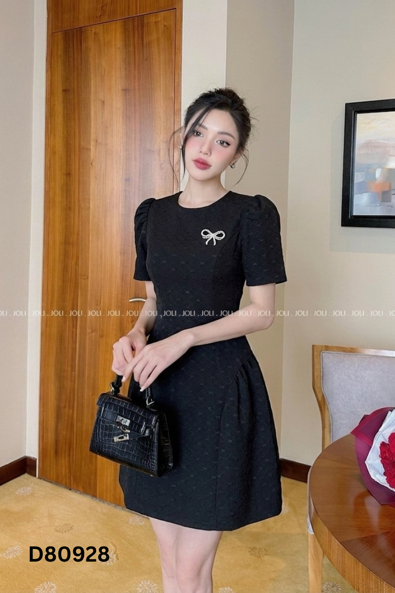Váy đen HA COLLECTION đính nơ đá