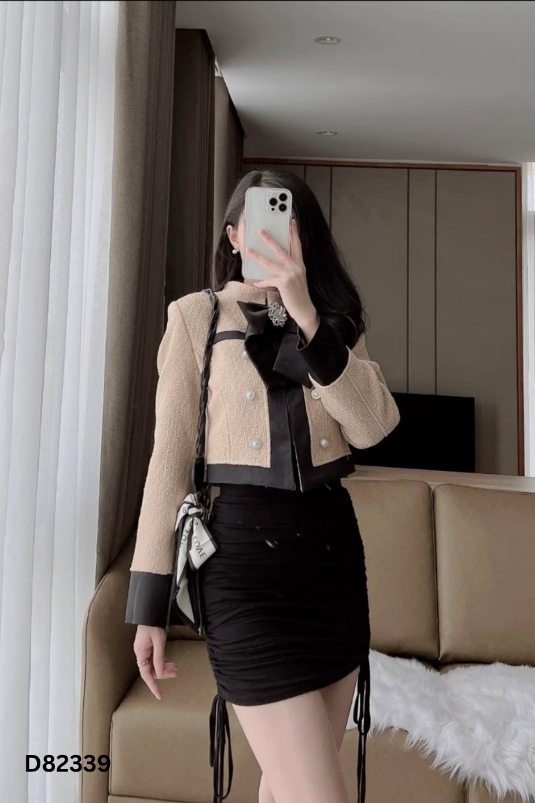 Áo tweed nâu viền đen phối cúc ngọc
