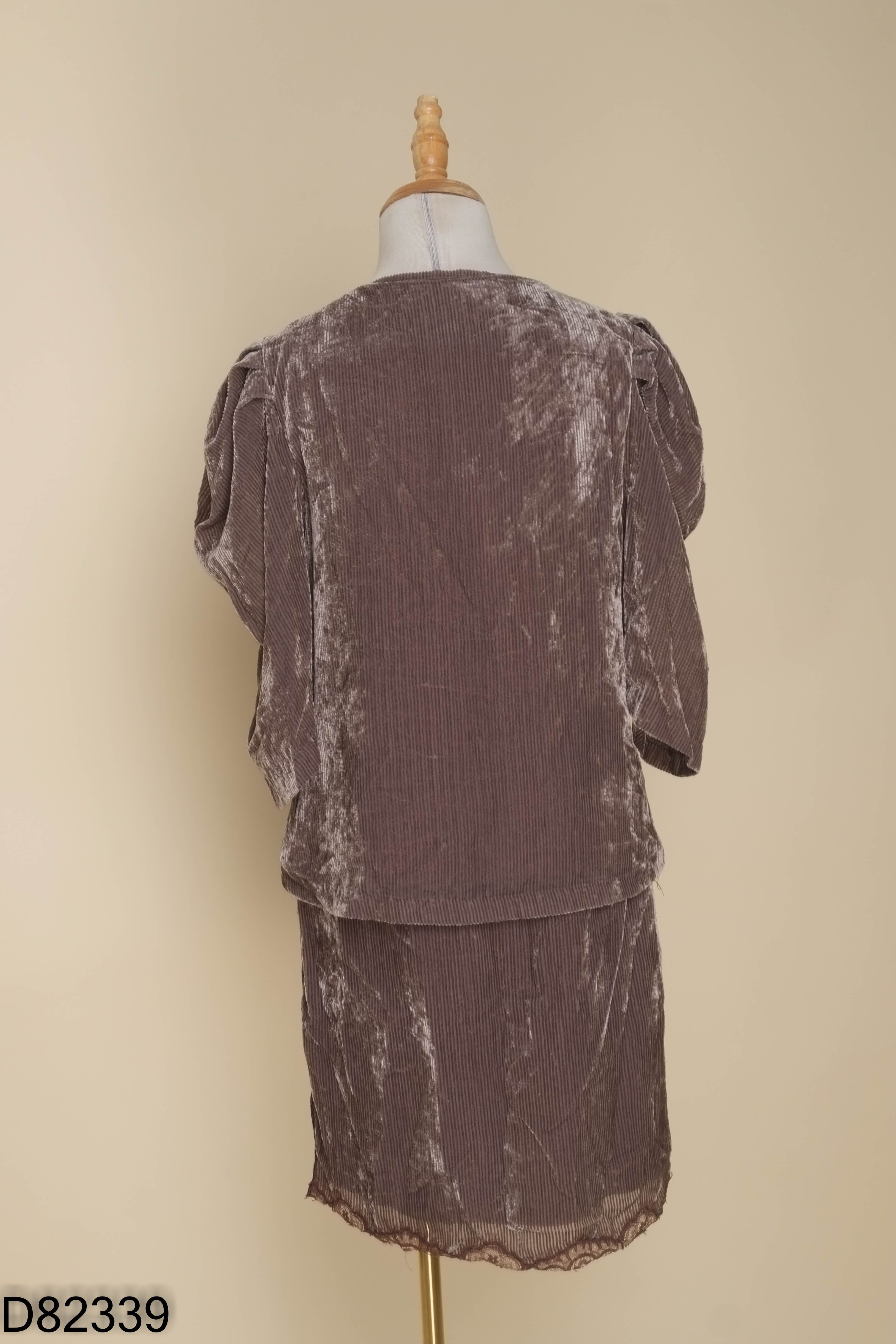 Set Áo nhung nâu sọc ART/IS/OVER + Chân váy
