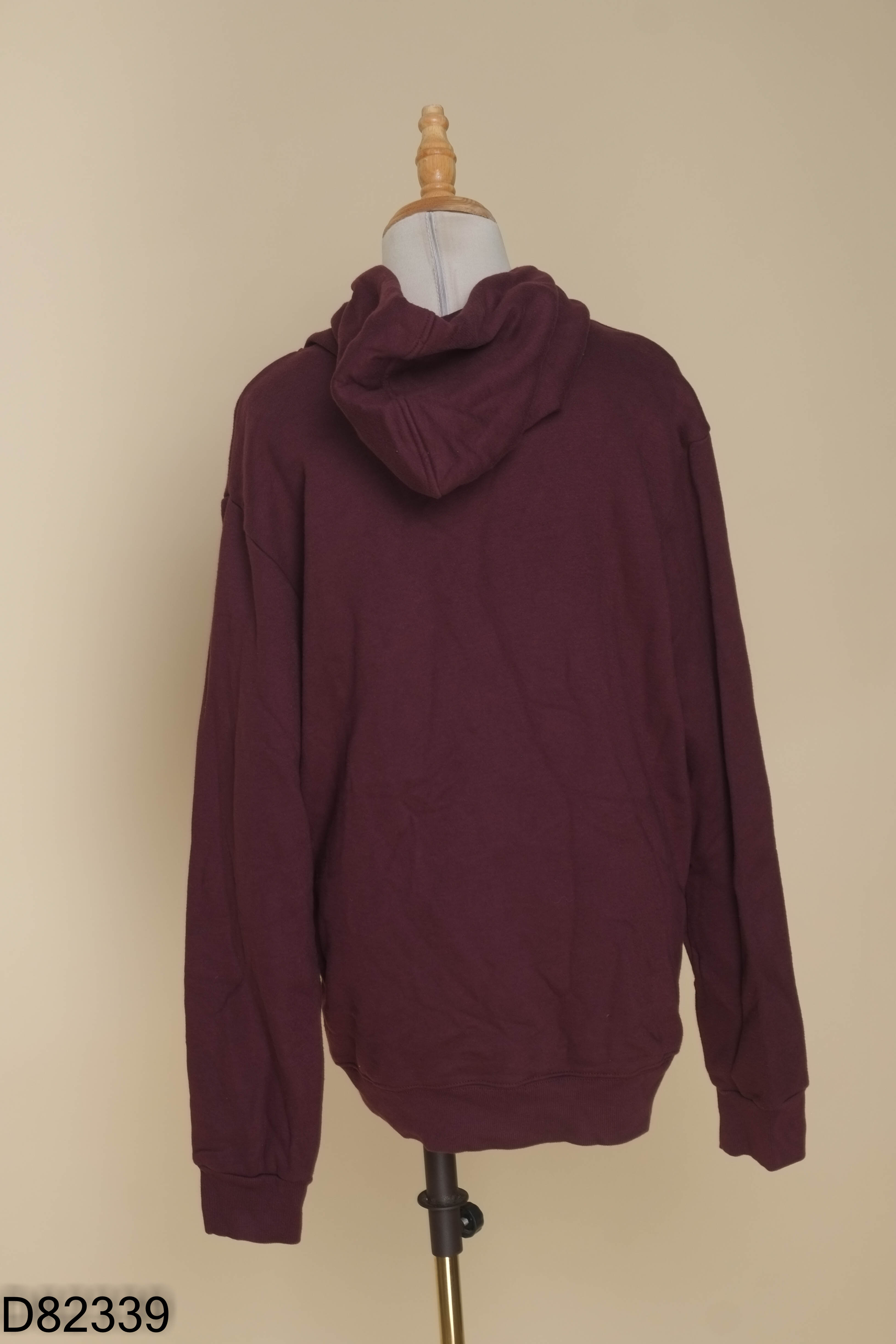 Áo hoodie đỏ đô họa tiết in chữ