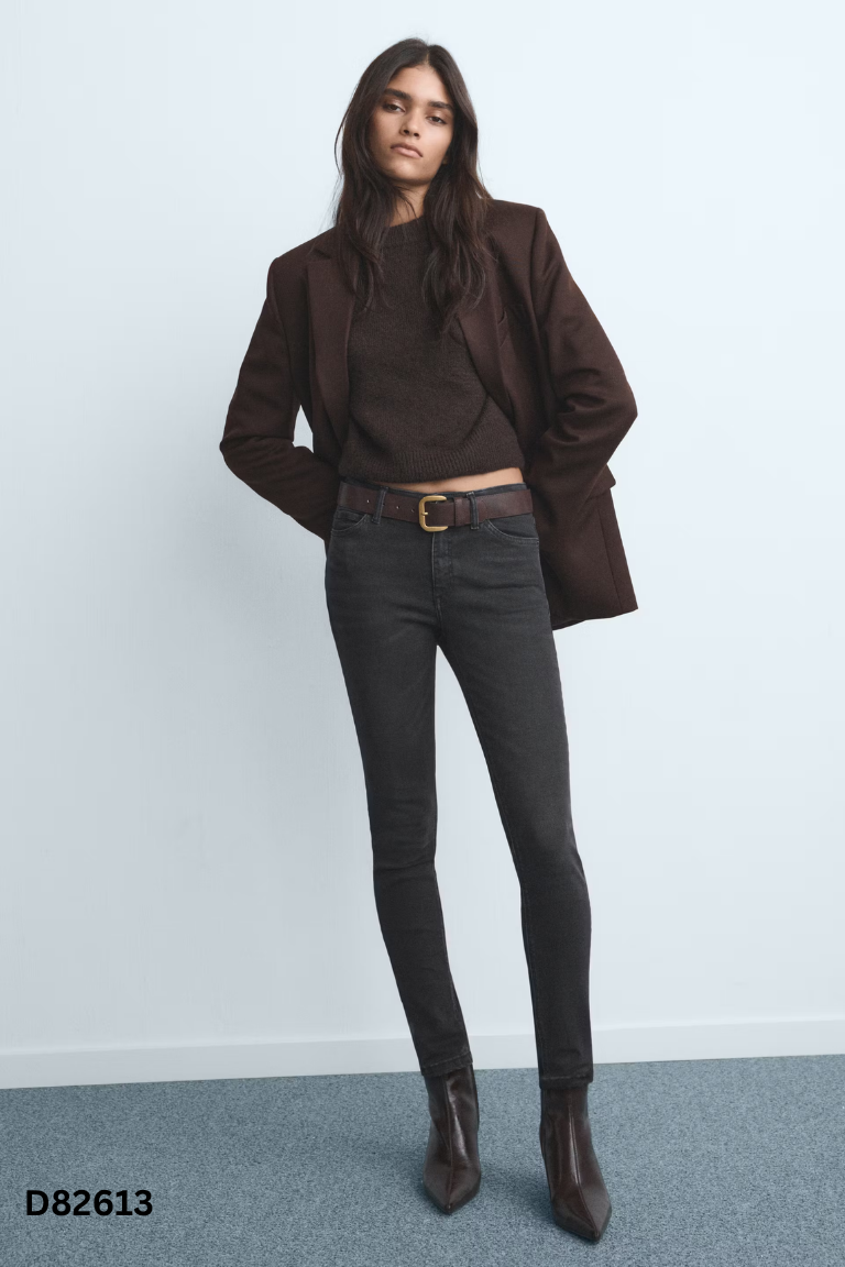 Quần jeans MANGO đen trơn