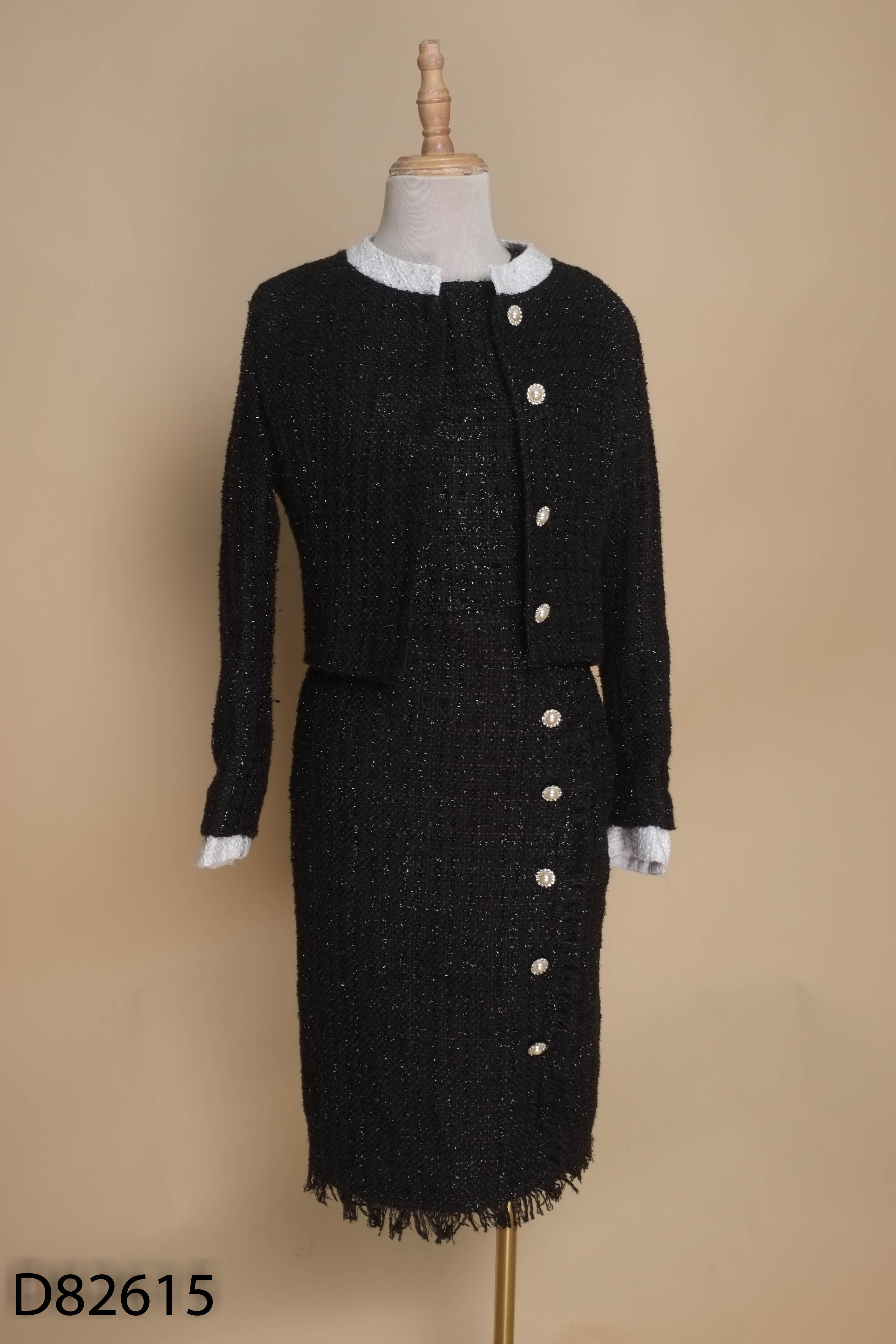 Set Váy dạ tweed đen sát nách + Áo khoác cúc ngọc