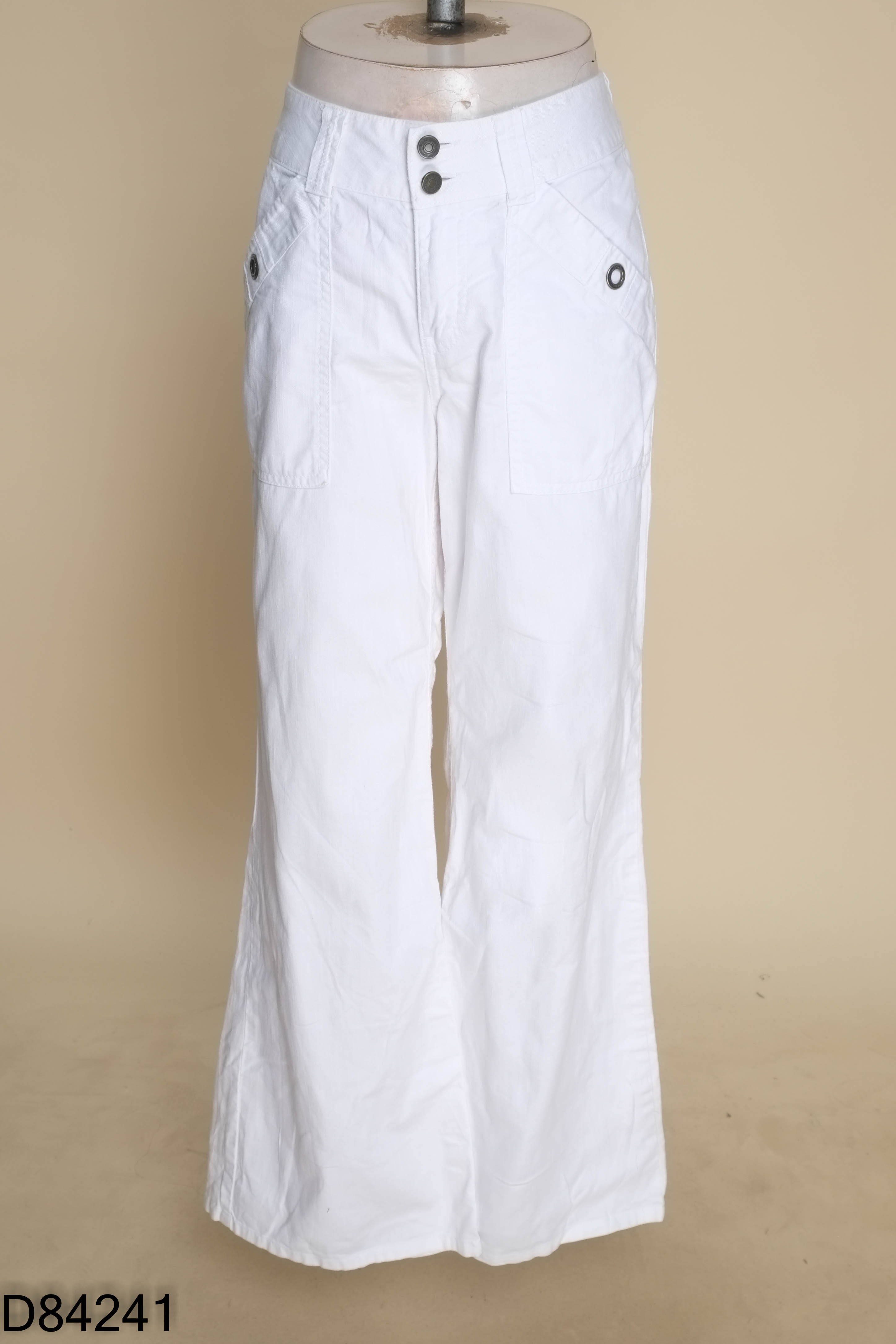 Quần jeans trắng trơn suông