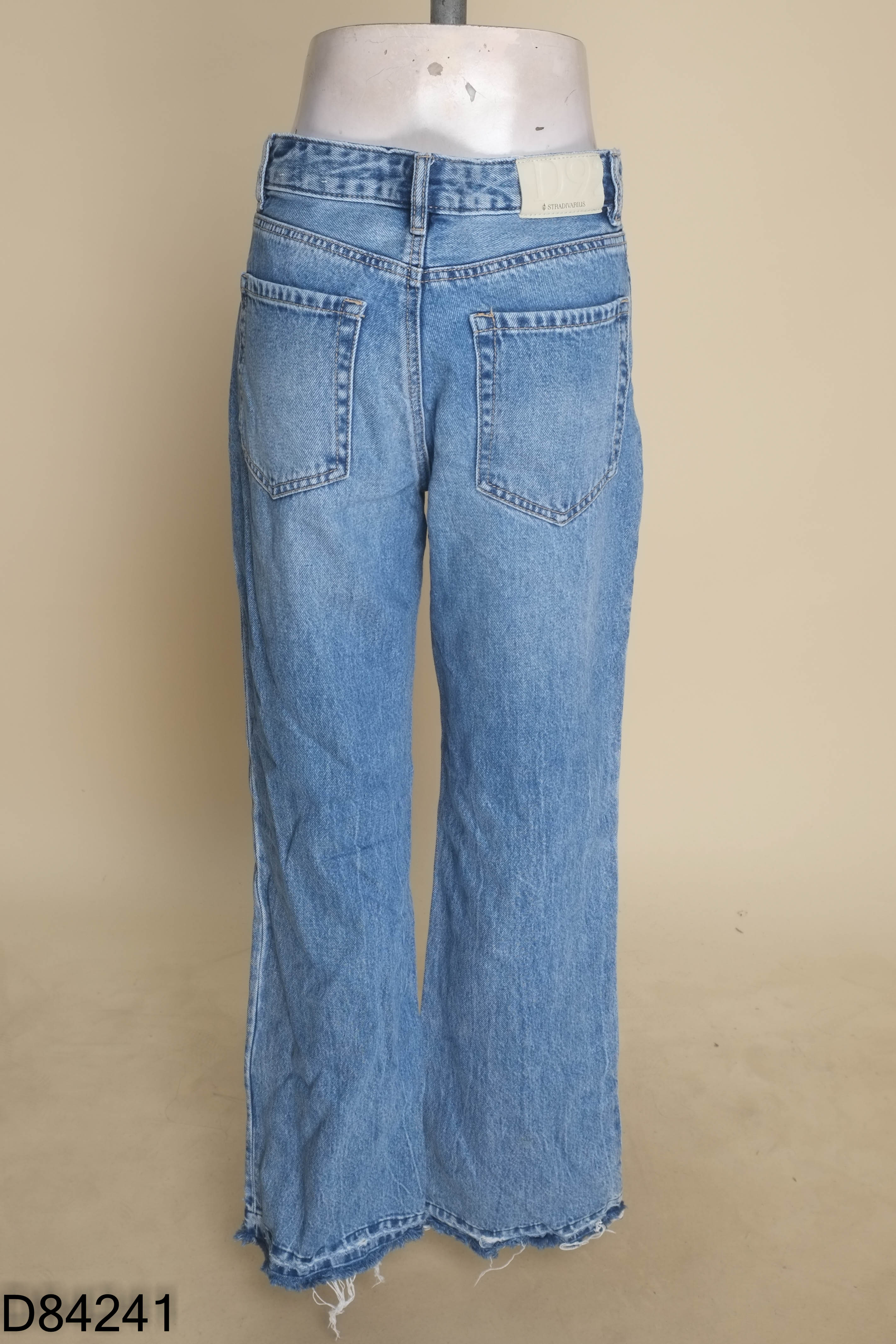 Quần jeans xanh STRADIVARIUS suông