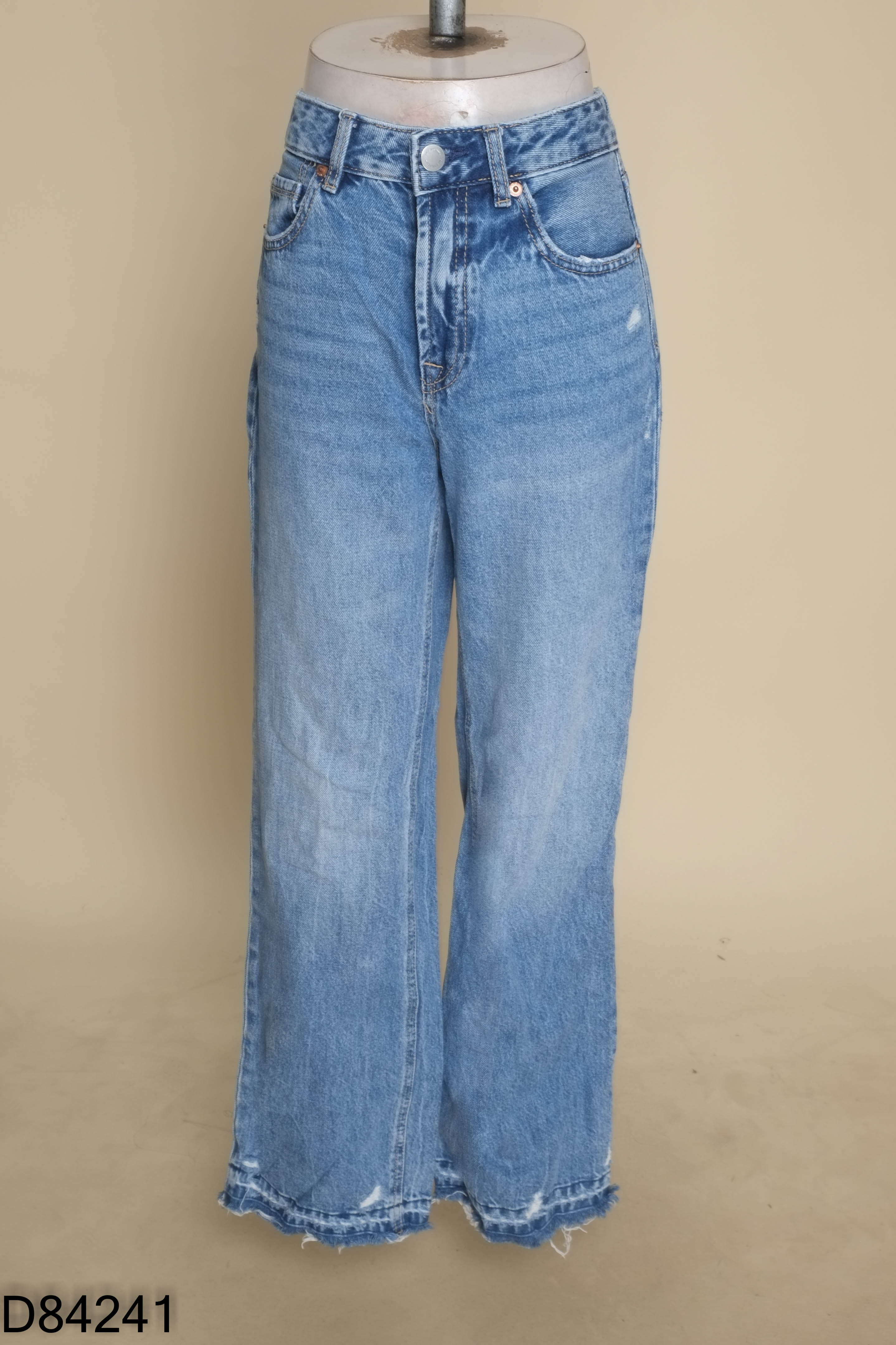 Quần jeans xanh STRADIVARIUS suông