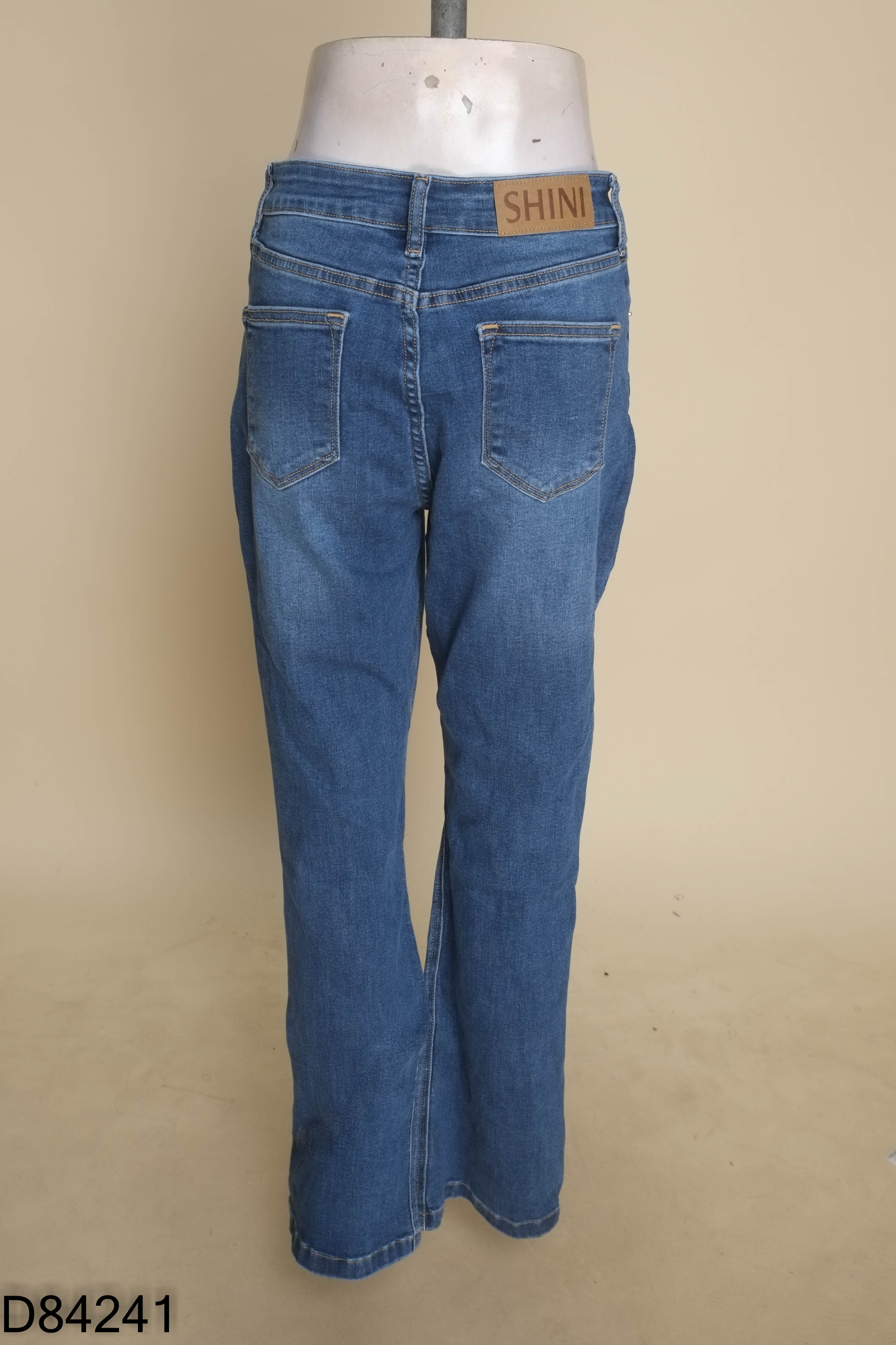 Quần jeans xanh đậm trơn ống loe