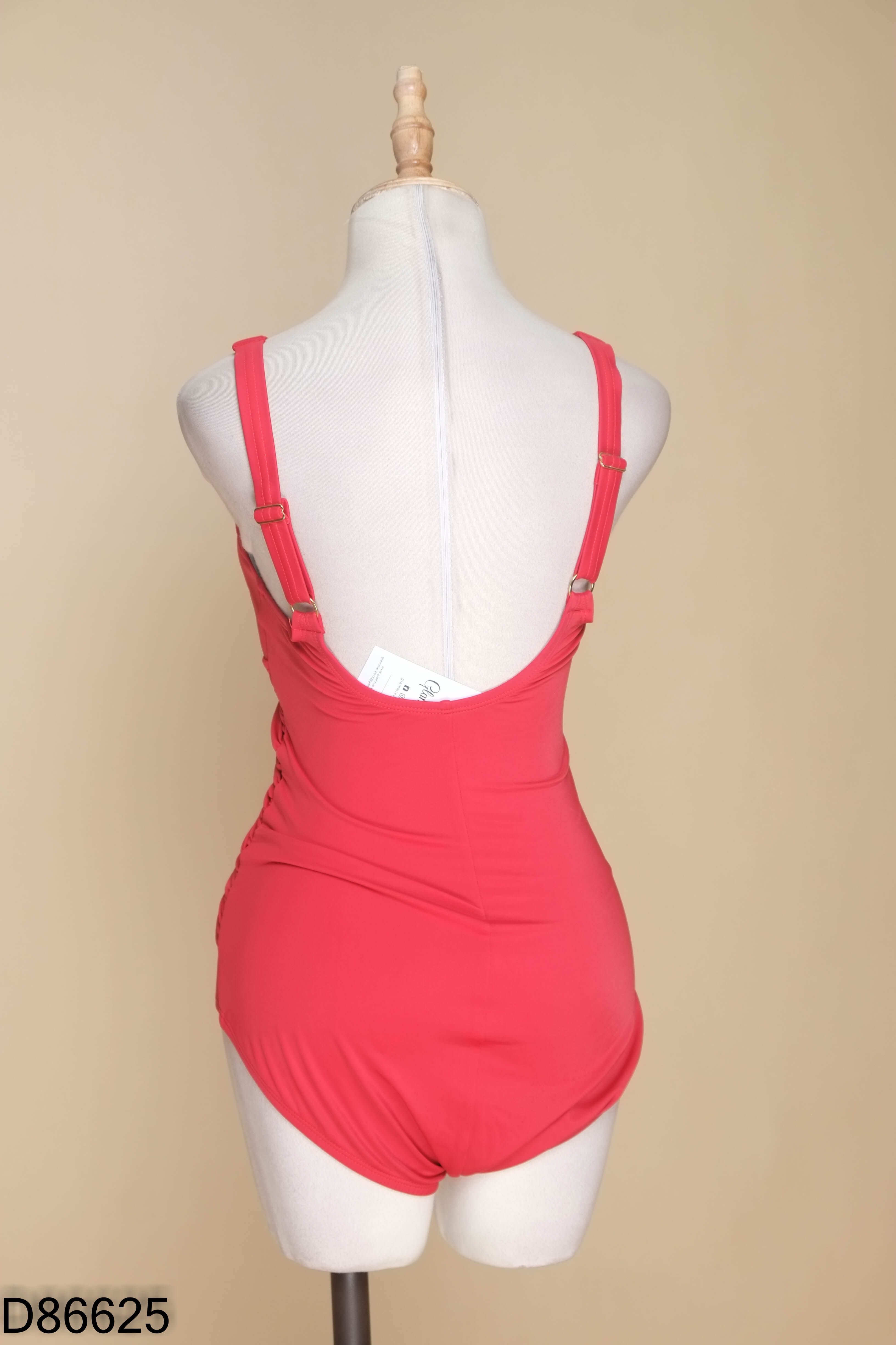 Bikini đỏ rúm hông