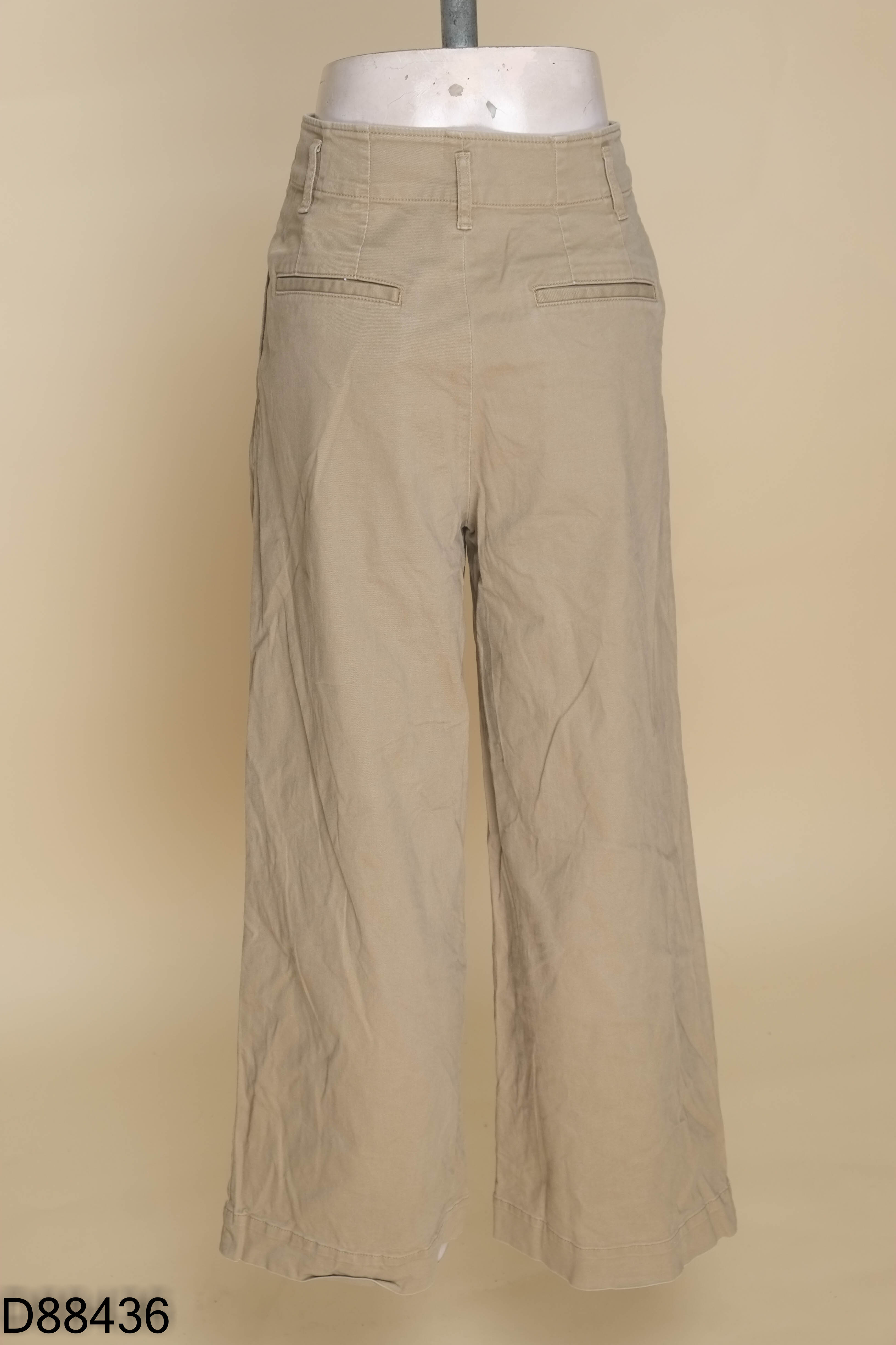 Quần kaki nâu UNIQLO trơn ống rộng