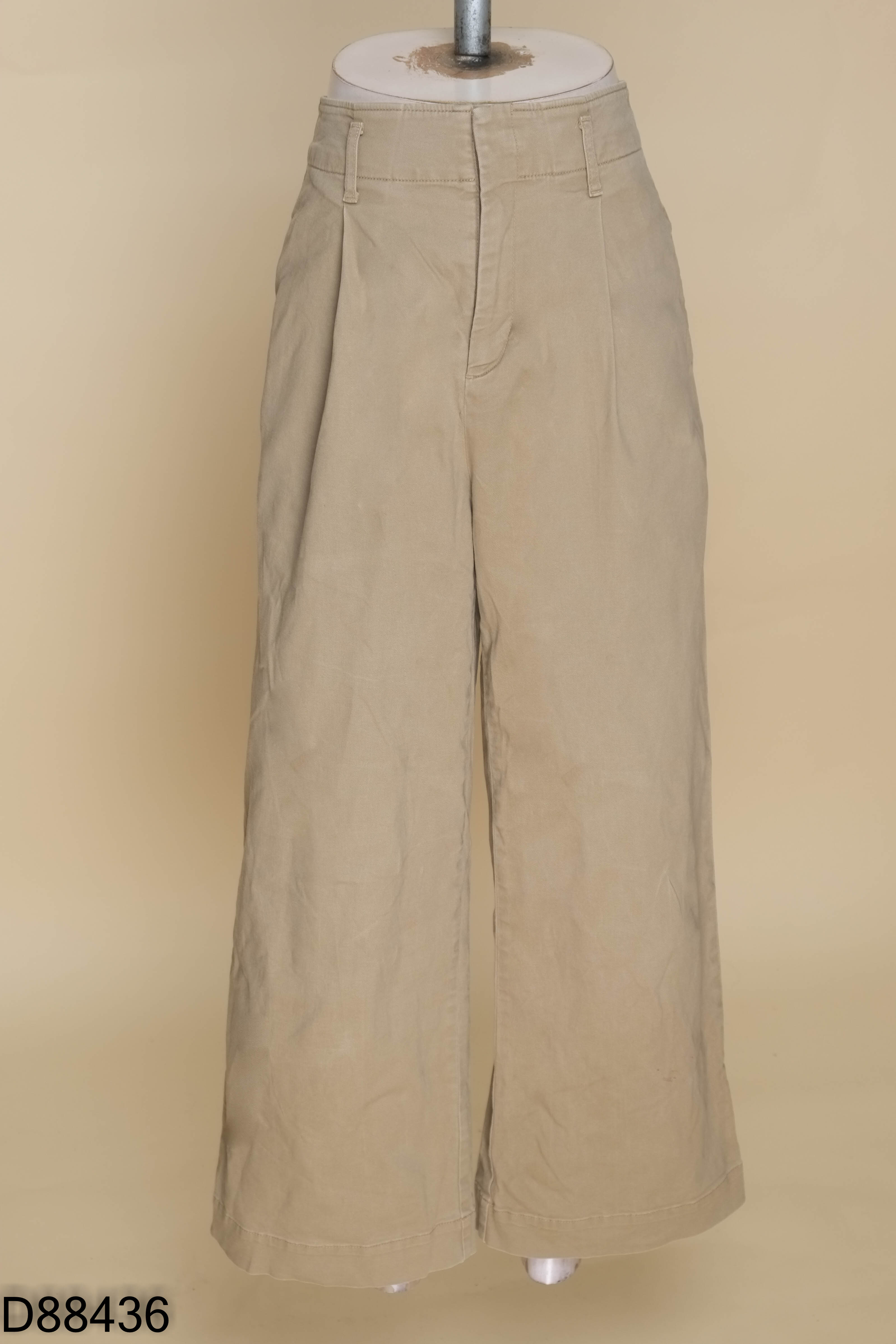 Quần kaki nâu UNIQLO trơn ống rộng