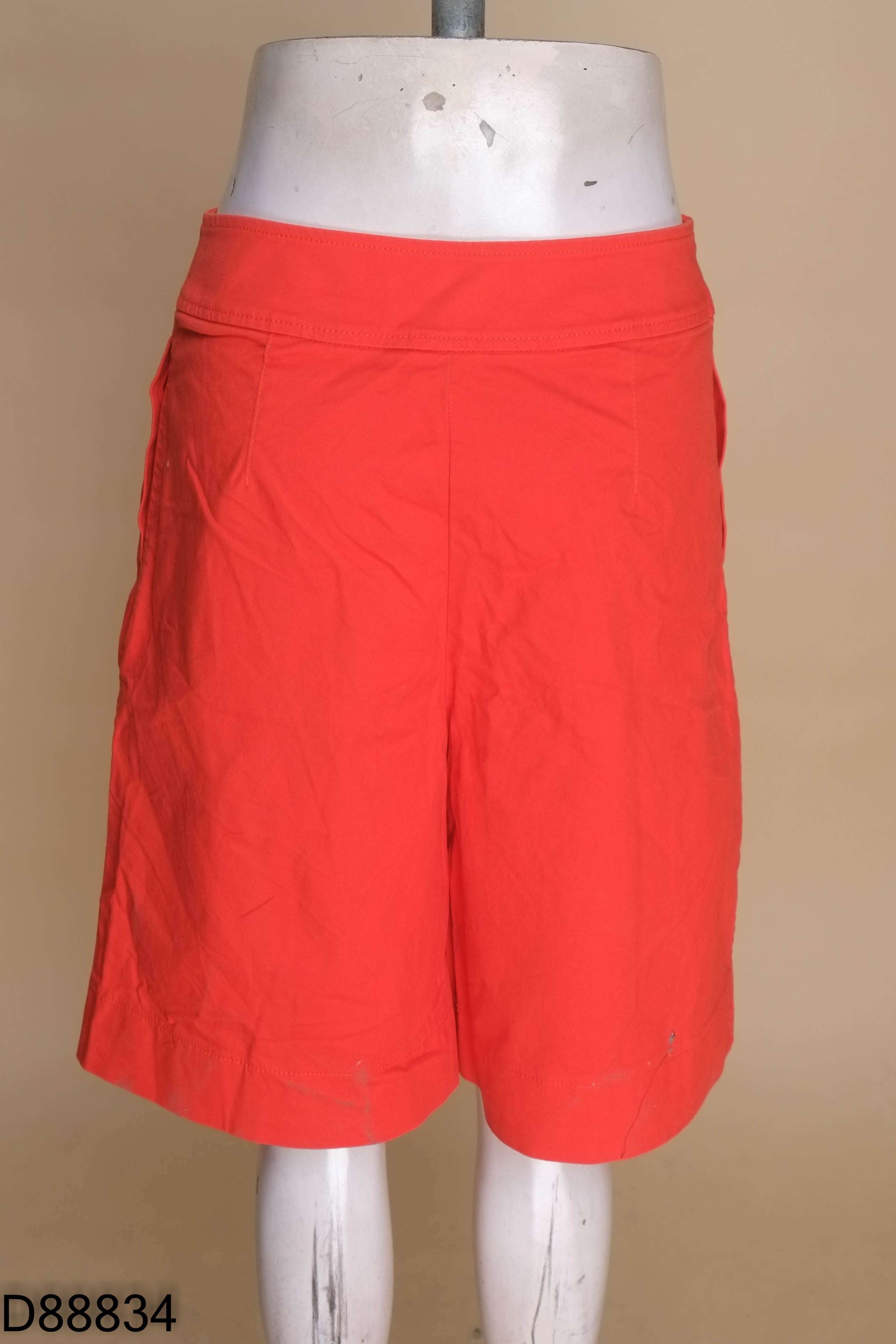 Quần jean UNIQLO đỏ trơn