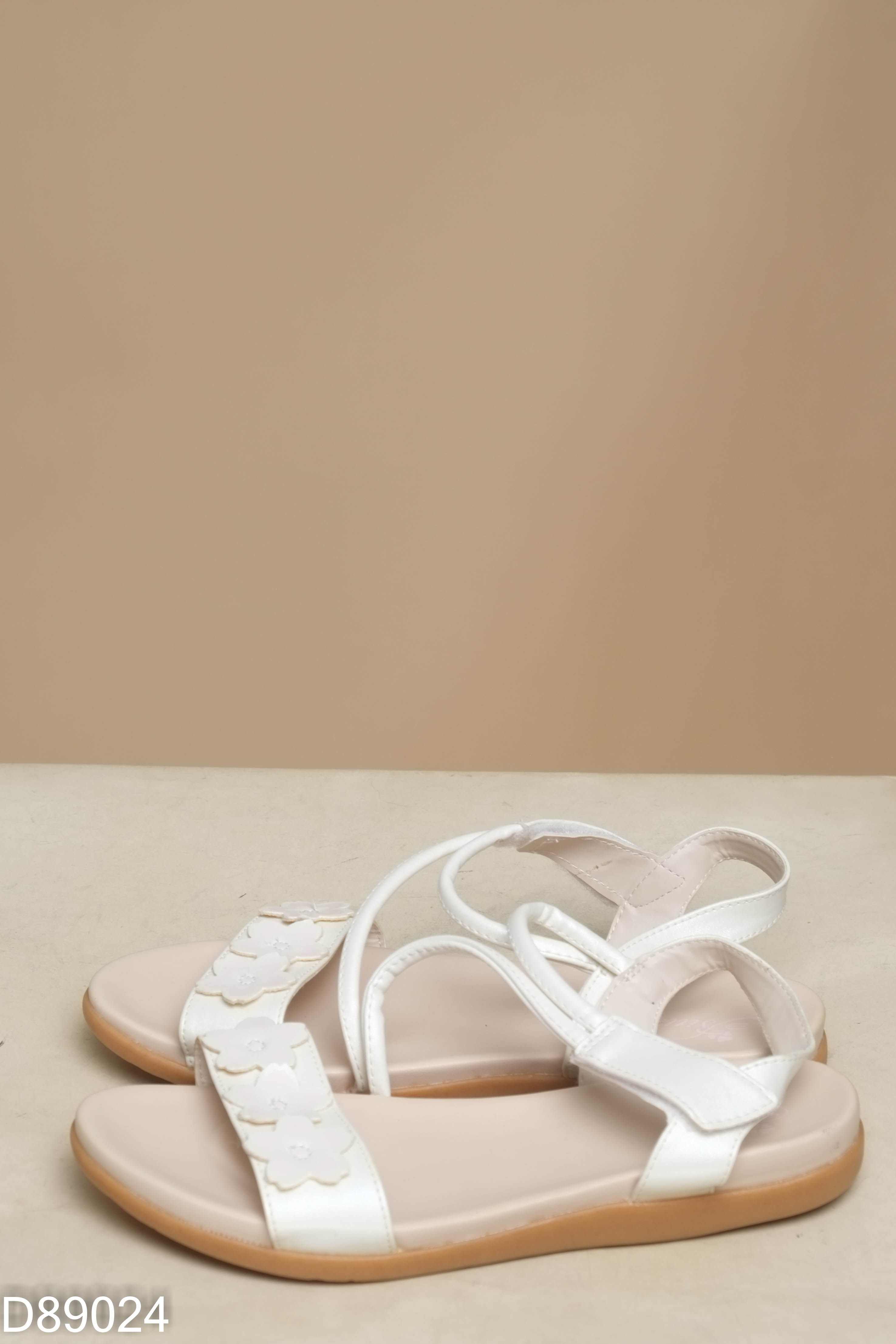 Dép sandals BITI'S kem