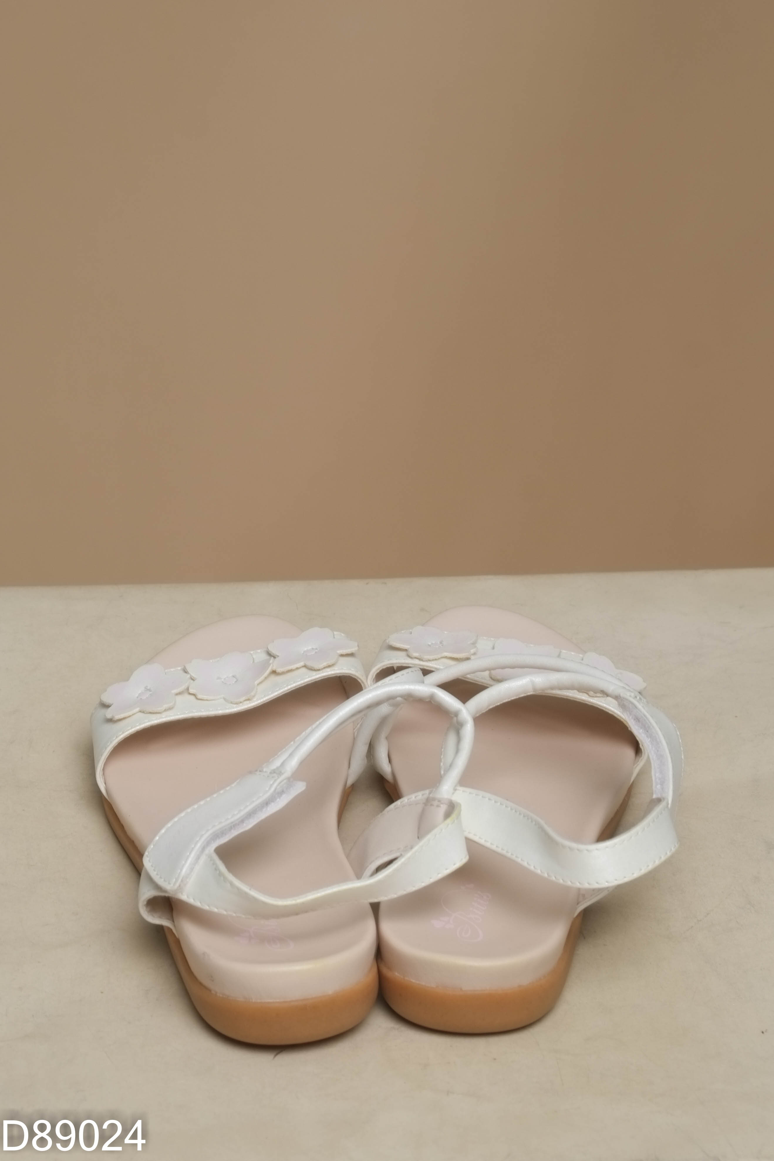 Dép sandals BITI'S kem
