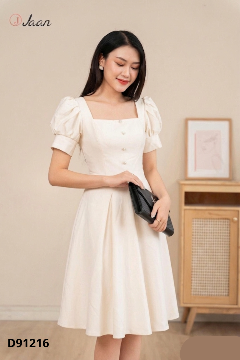 Váy vàng nhạt dáng dài