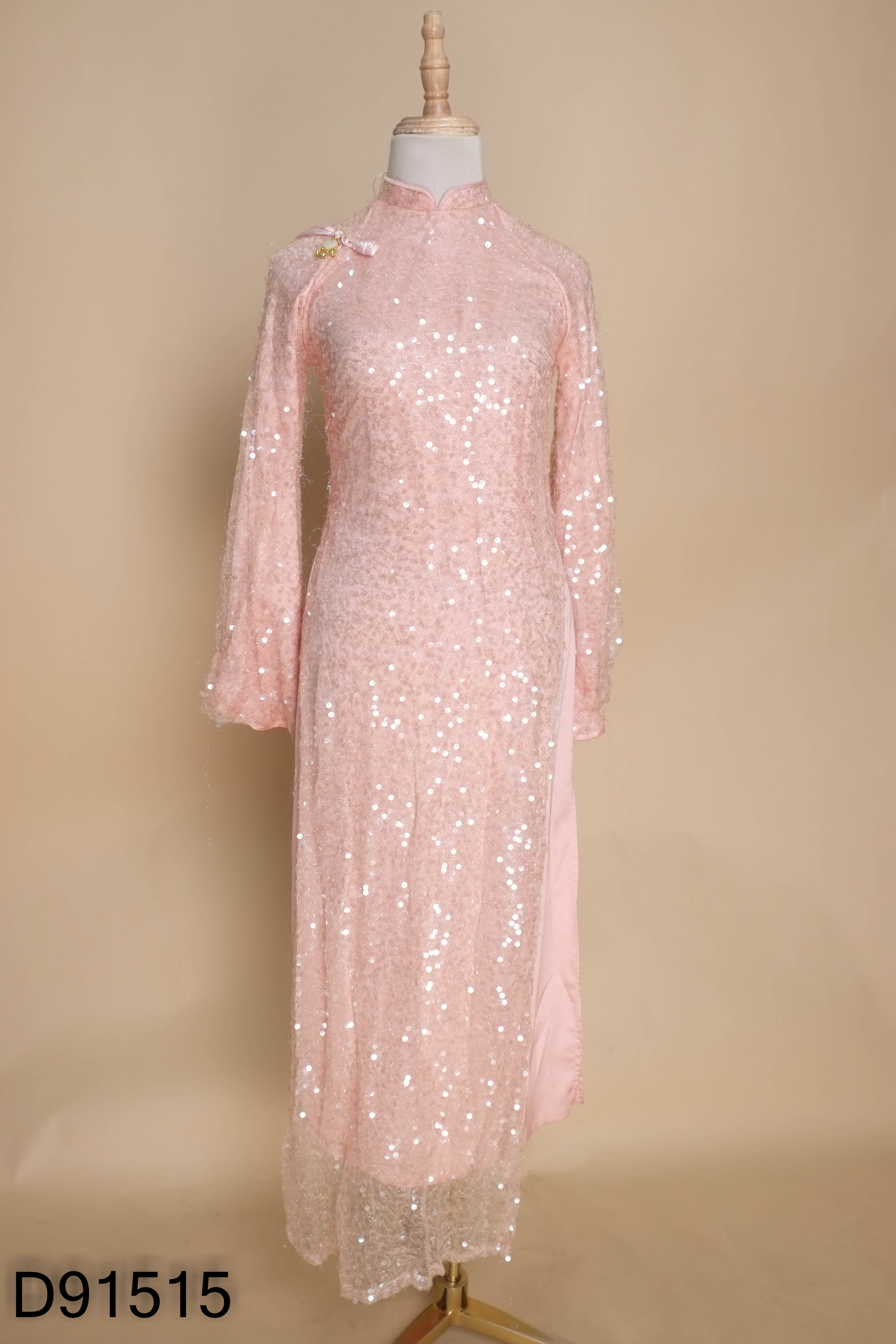 Áo dài hồng phấn kim sa