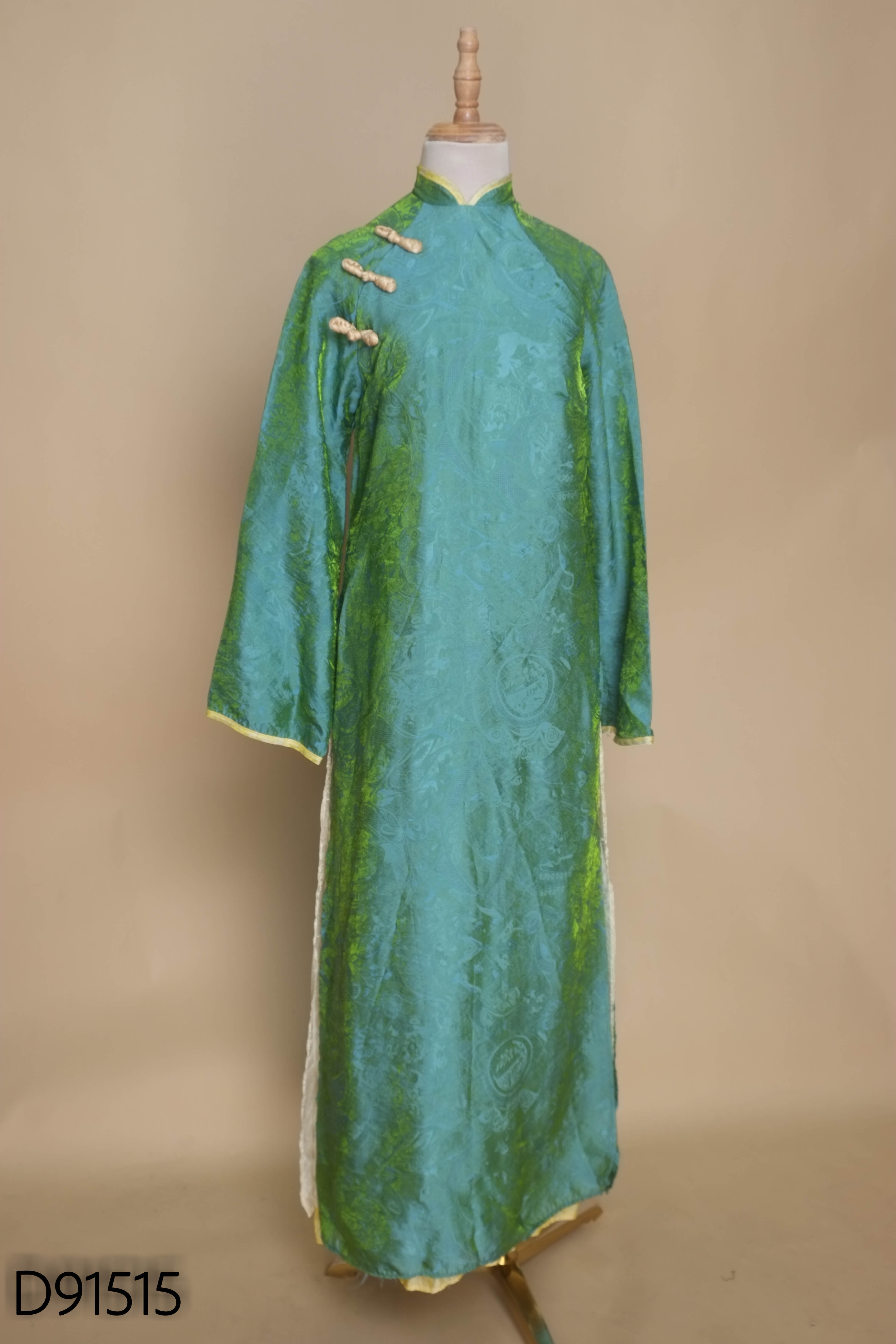 Set ABOUTMOOM áo dài xanh + quần vàng