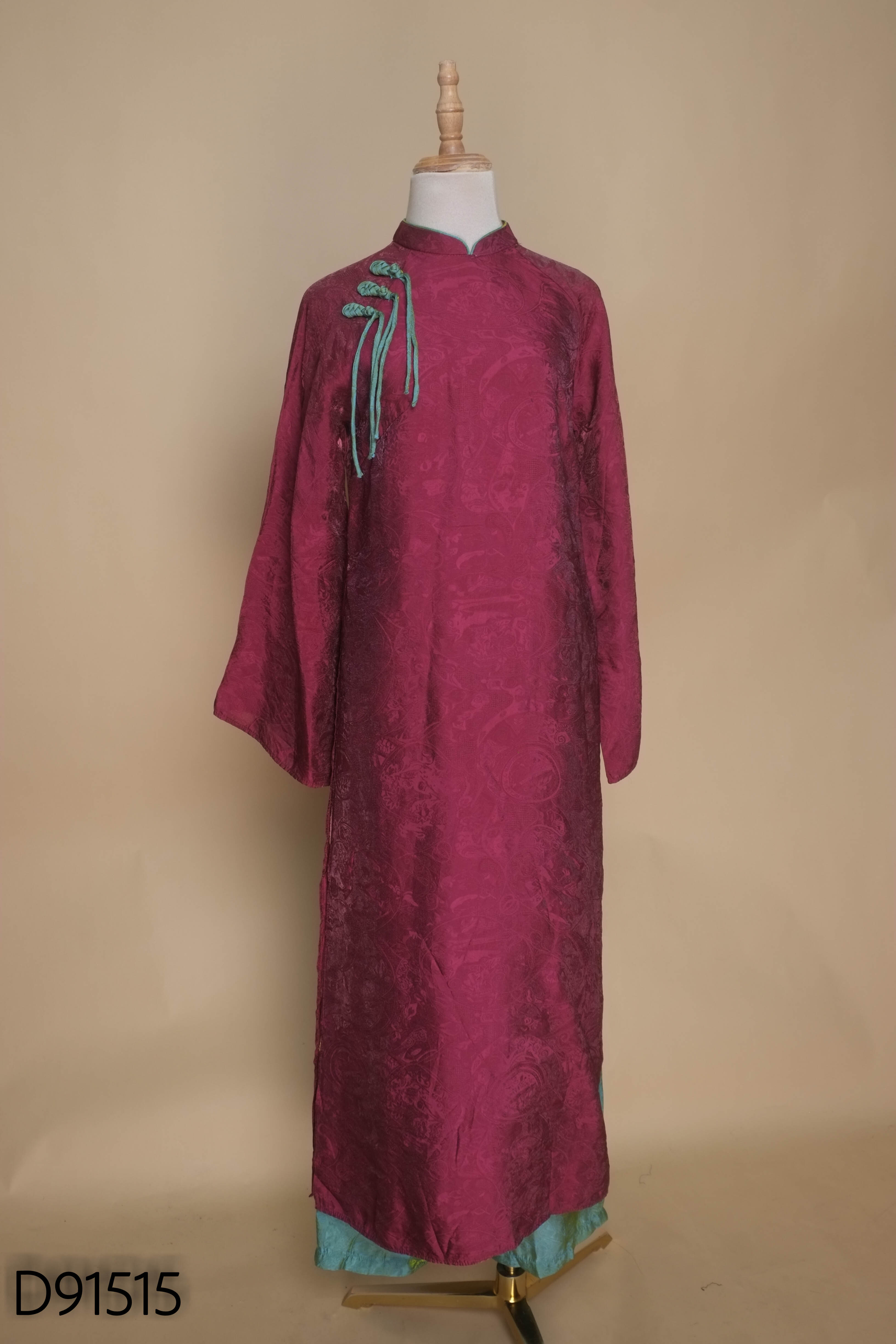 Set KEM STUDIO áo dài tím + quần xanh