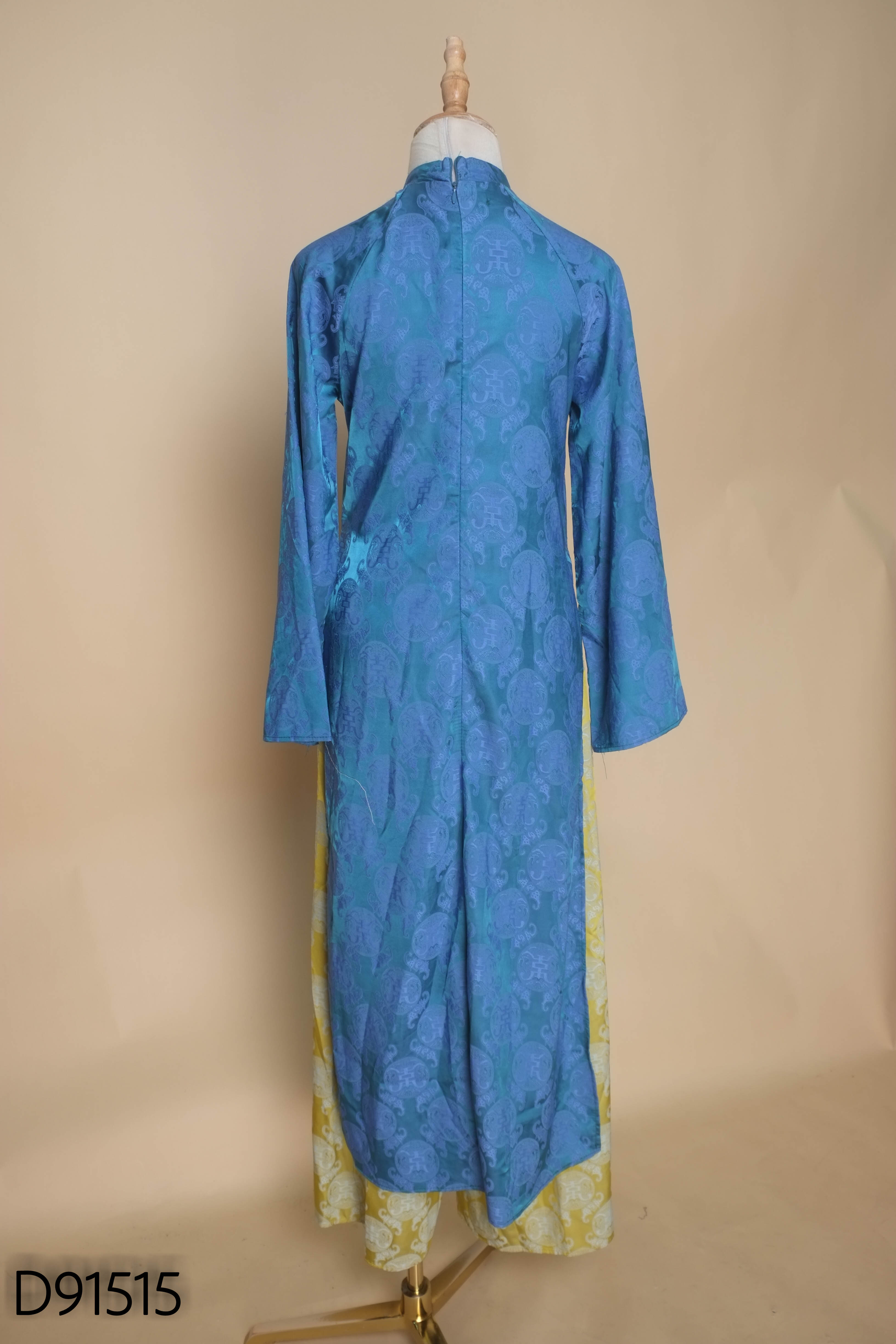 Set áo dài xanh + quần vàng xanh