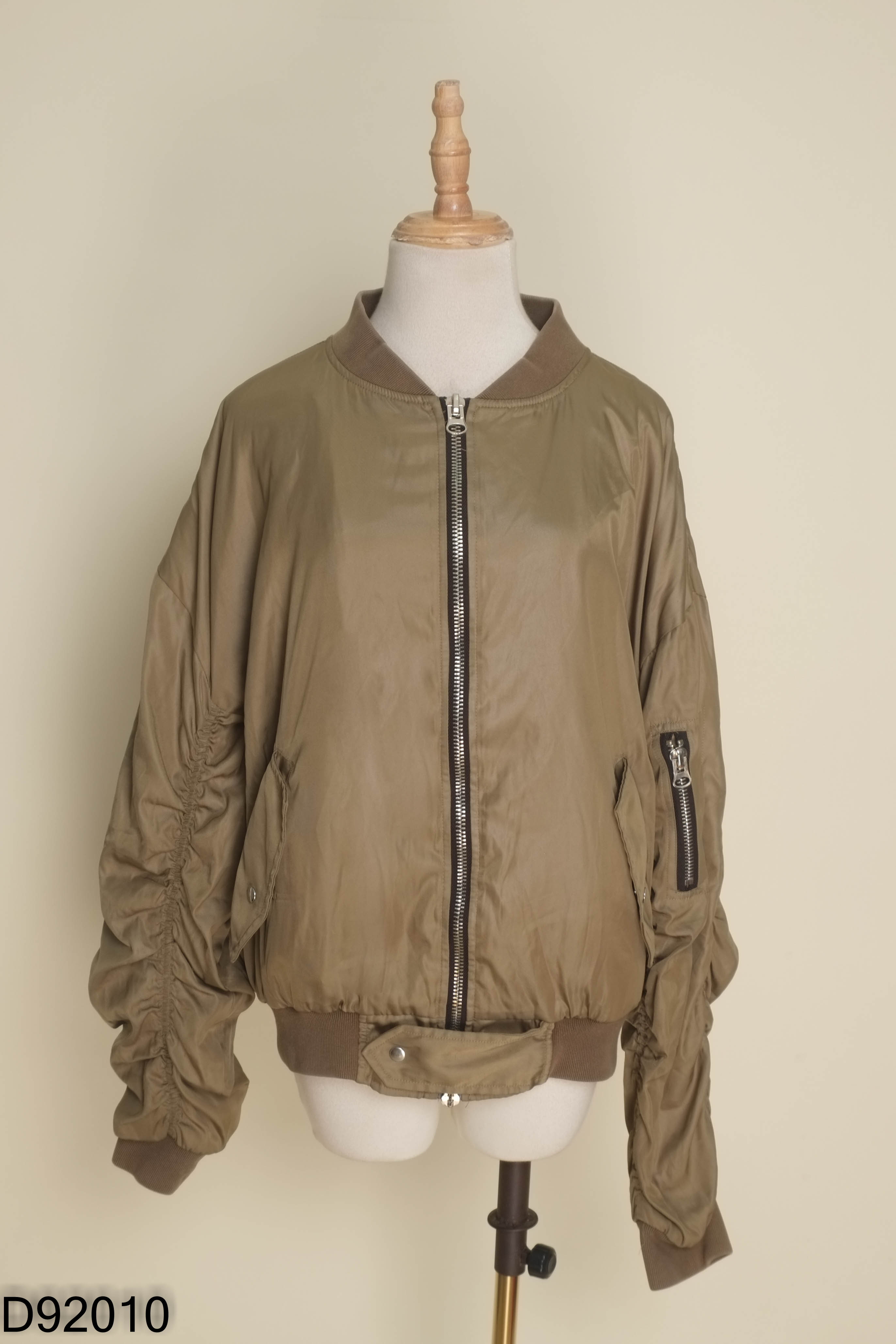 Áo khoác bomber rêu