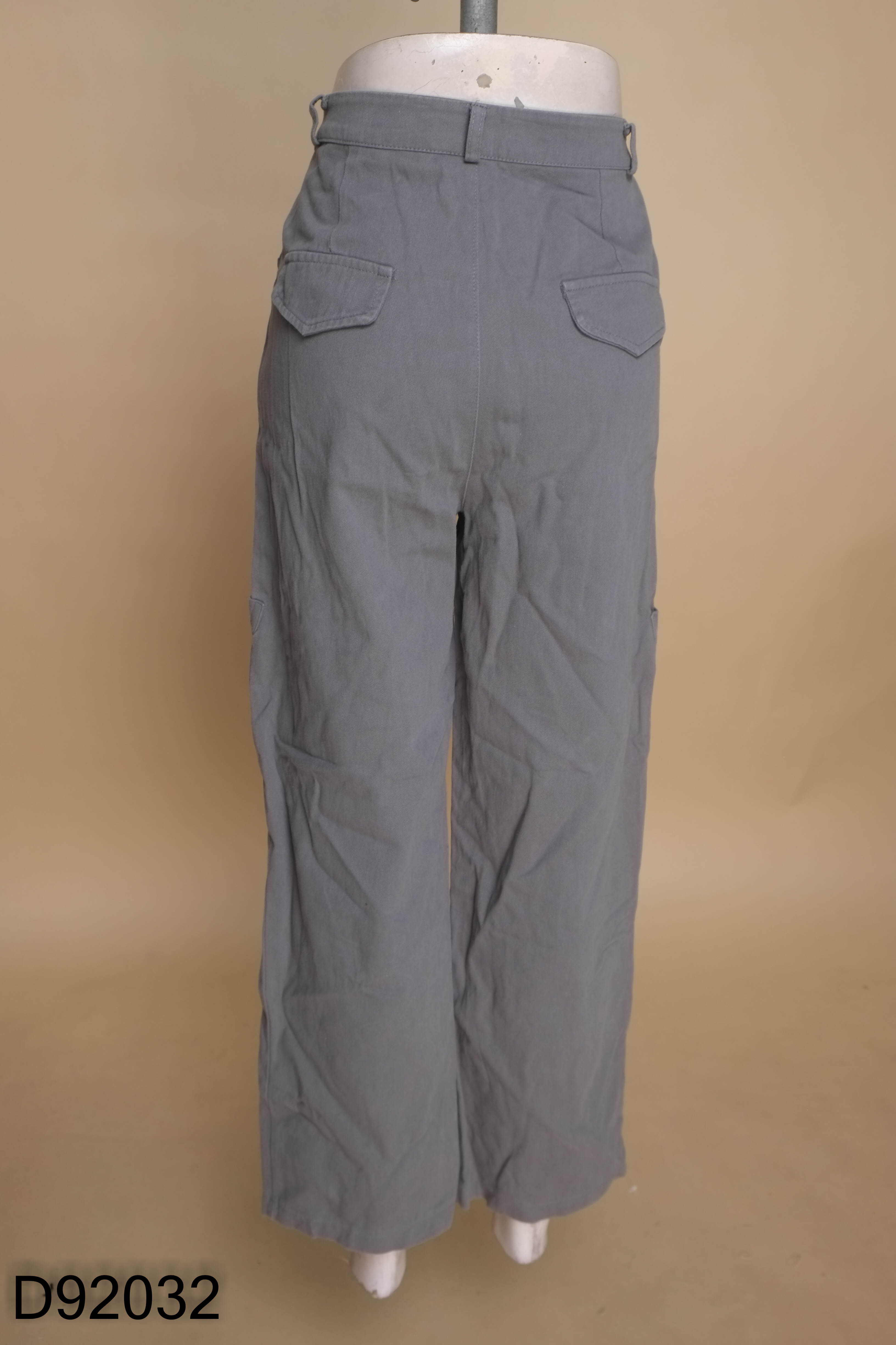 Quần kaki xanh suông