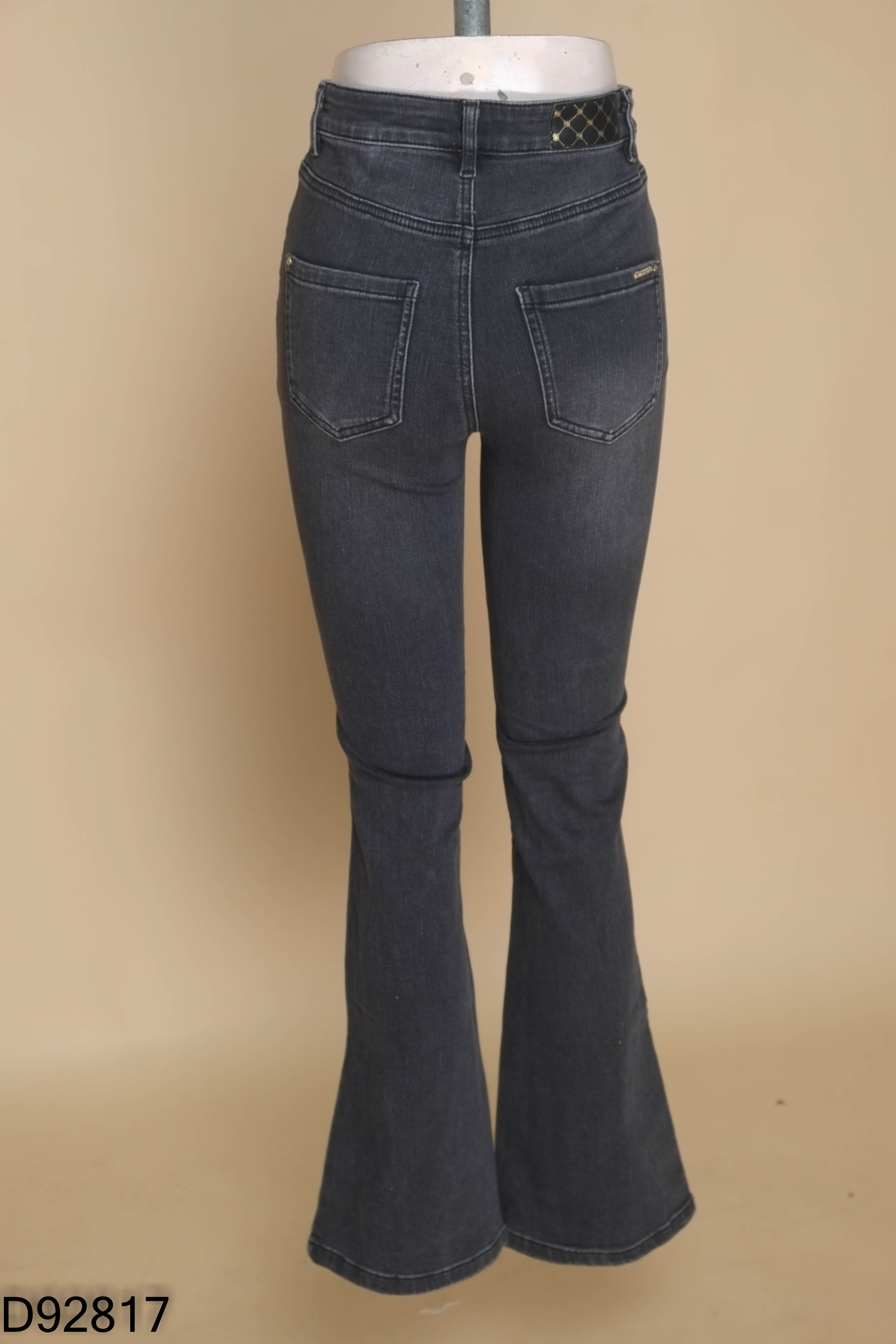 Quần jean VERO MODA đen xám ống loe