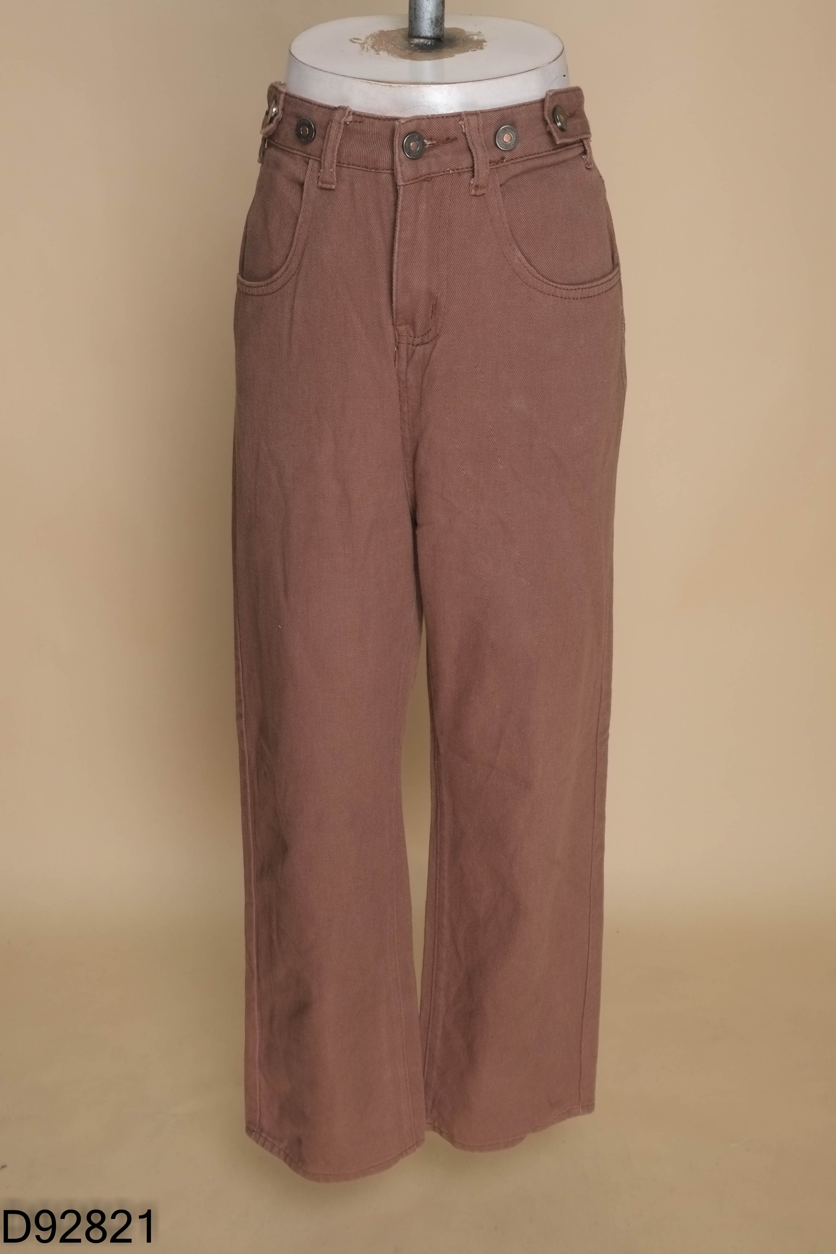 Quần jeans nâu suông