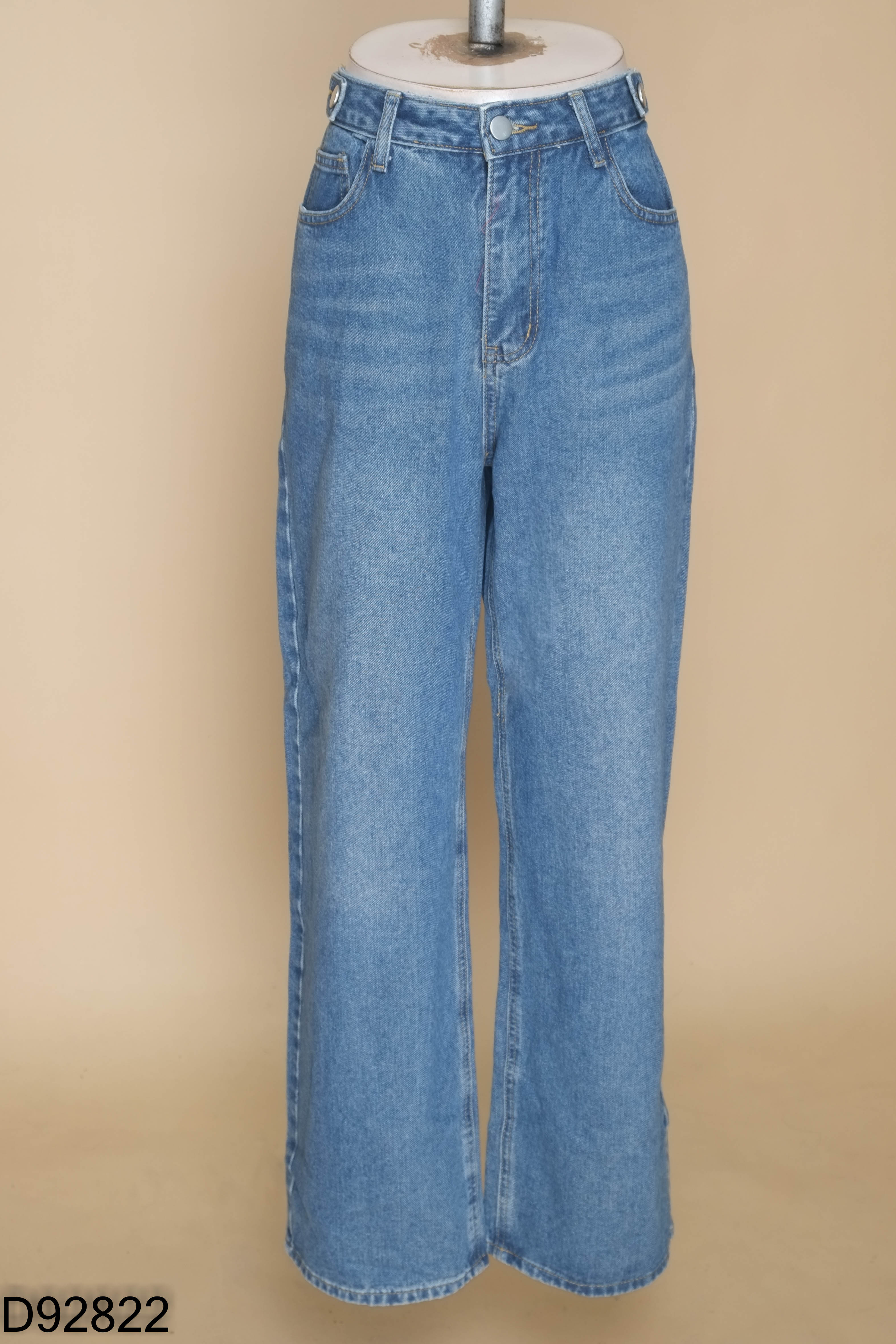 Quần jeans xanh suông