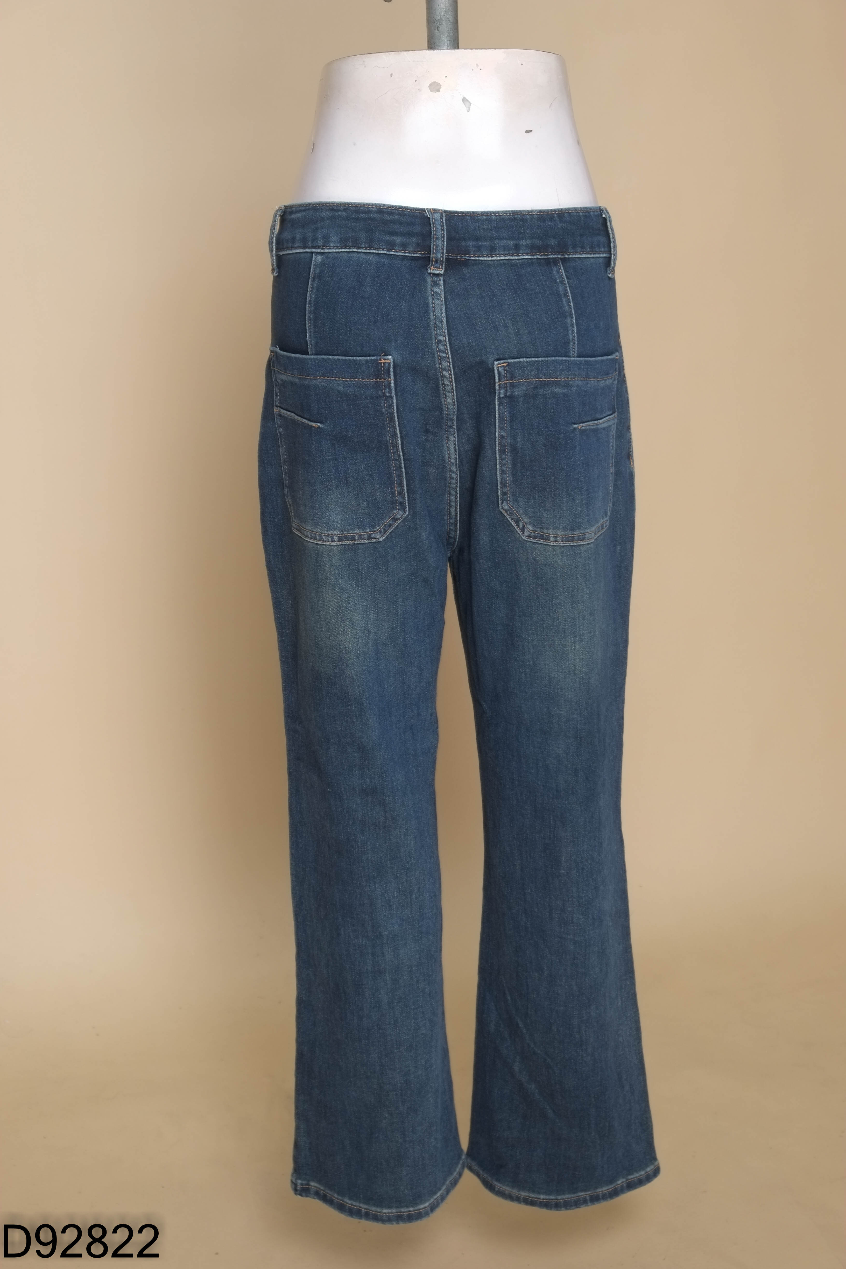 Quần jeans xanh túi trước cúc đồng