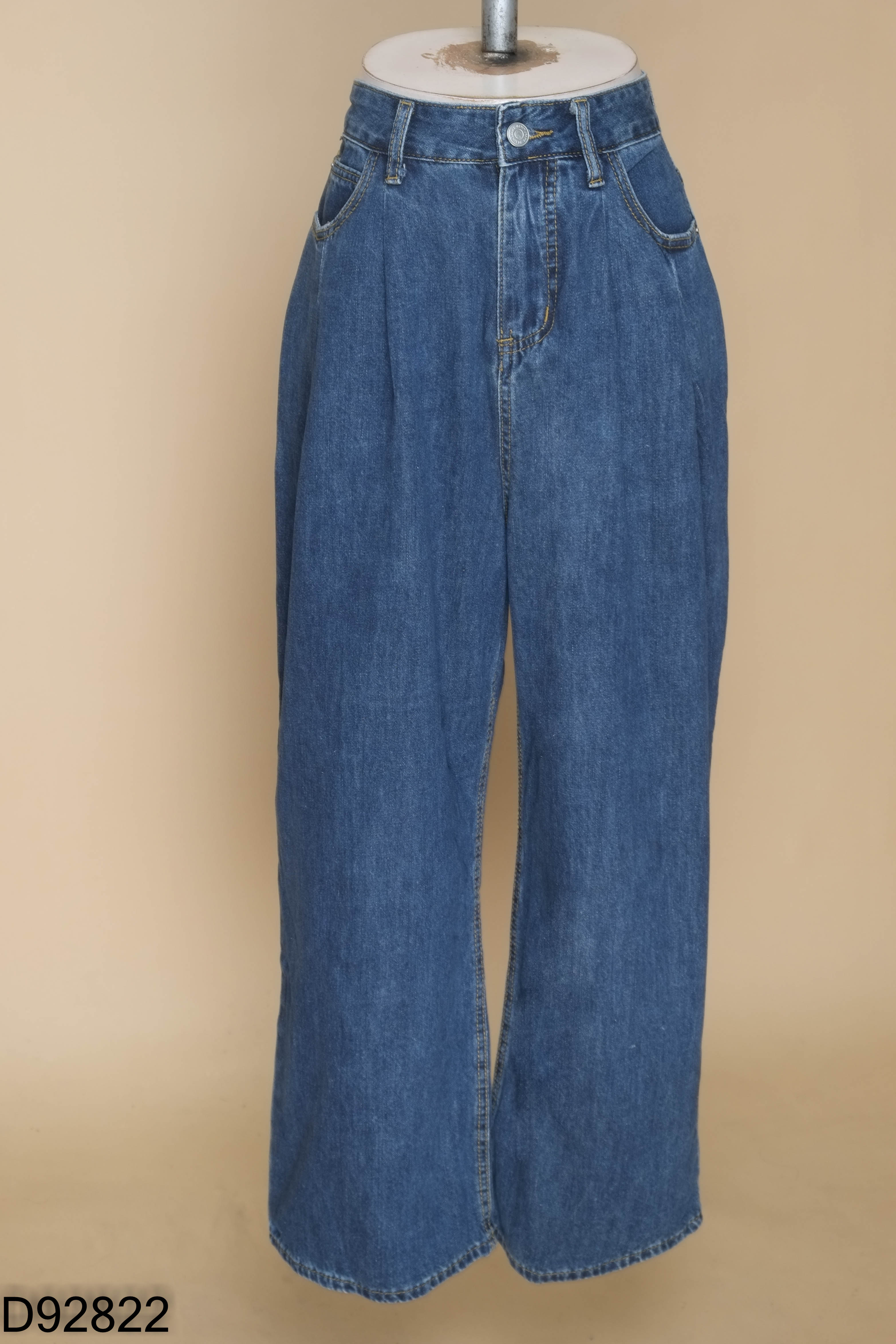 Quần jeans xanh suông