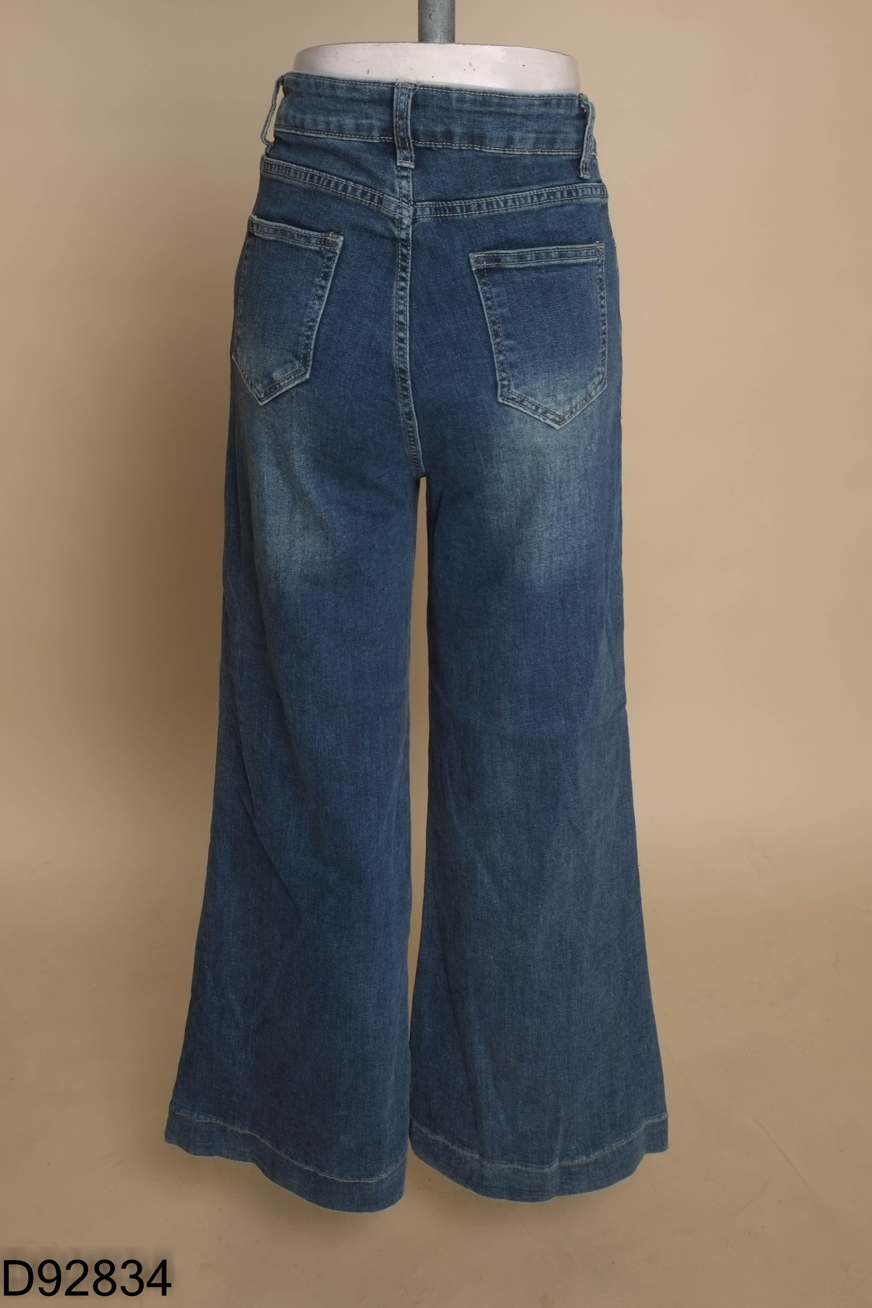 Quần jeans xanh trơn rộng
