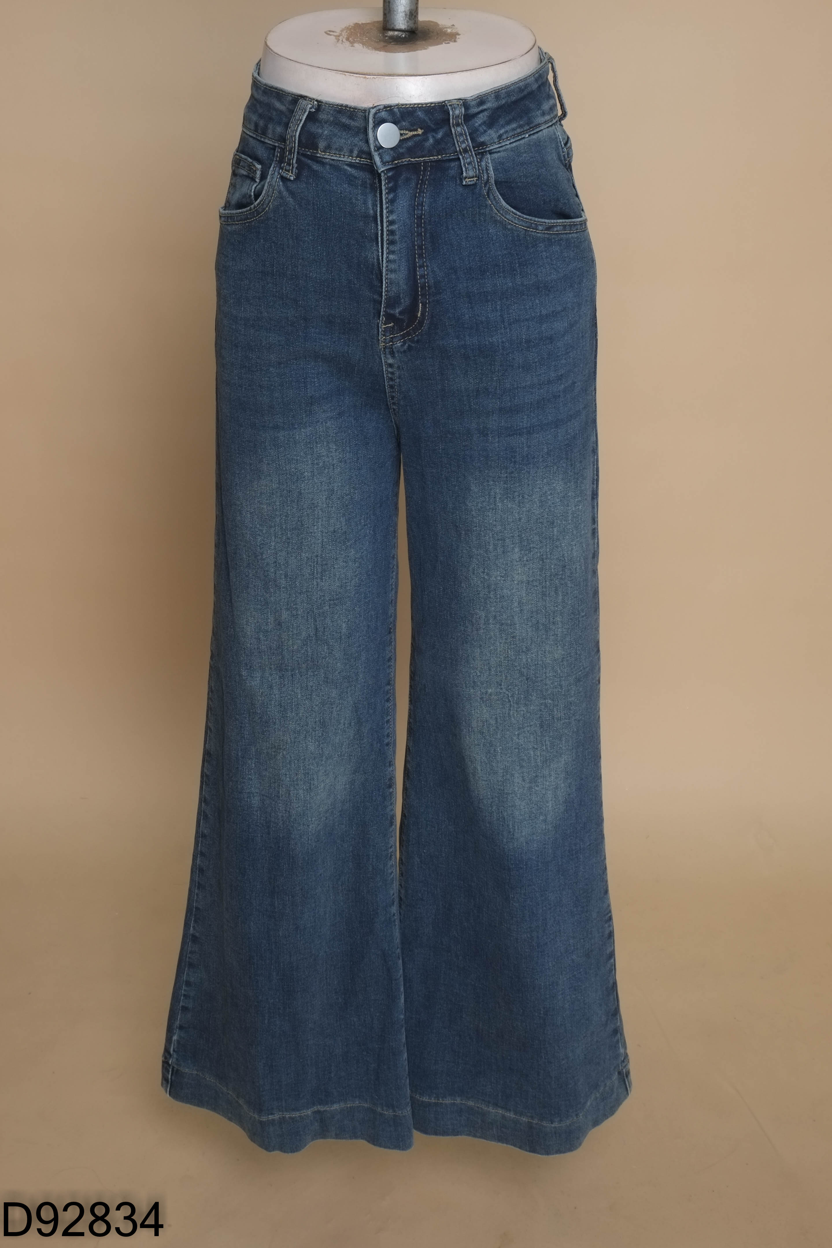 Quần jeans xanh trơn rộng
