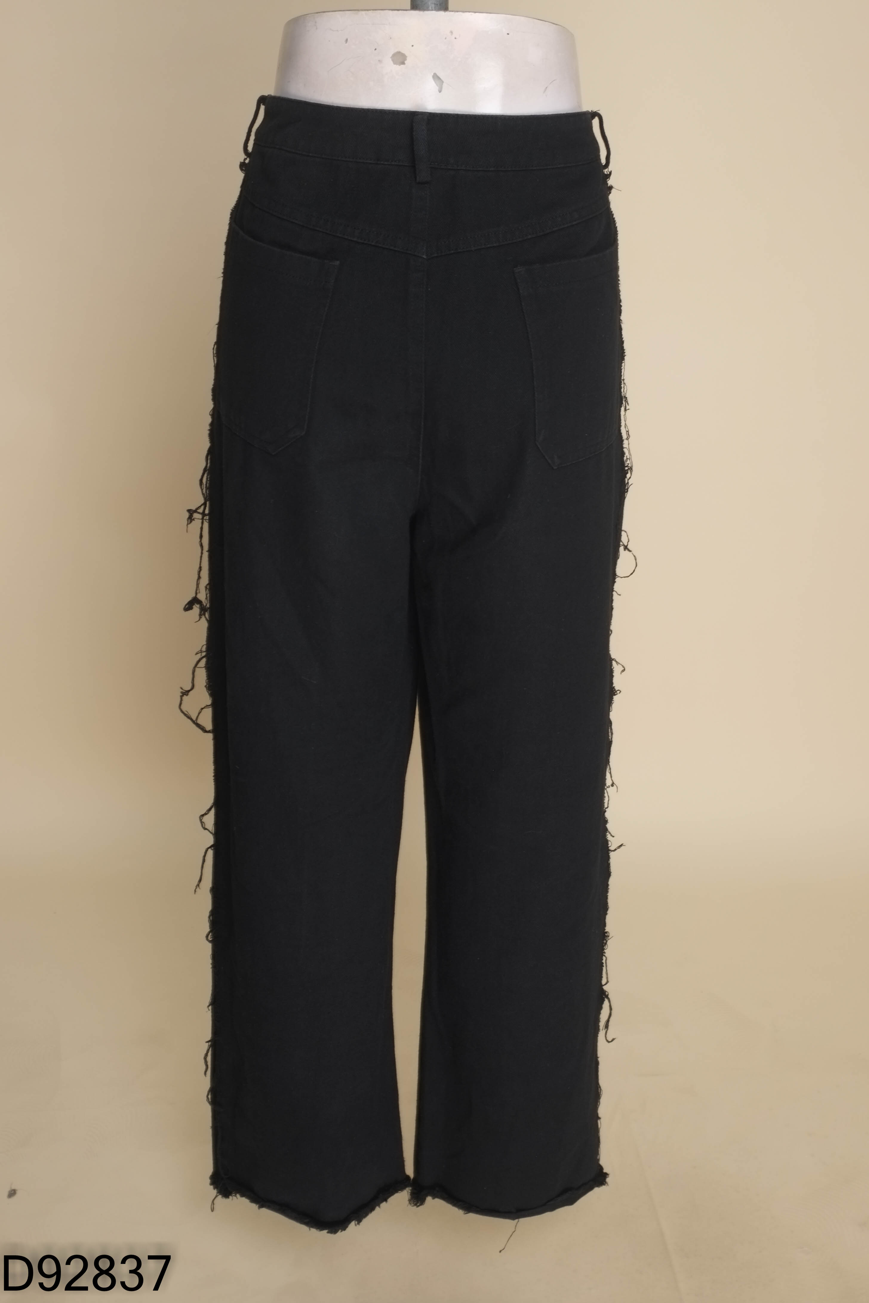 Quần jeans UNDERSLEEP đen suông cắt ống