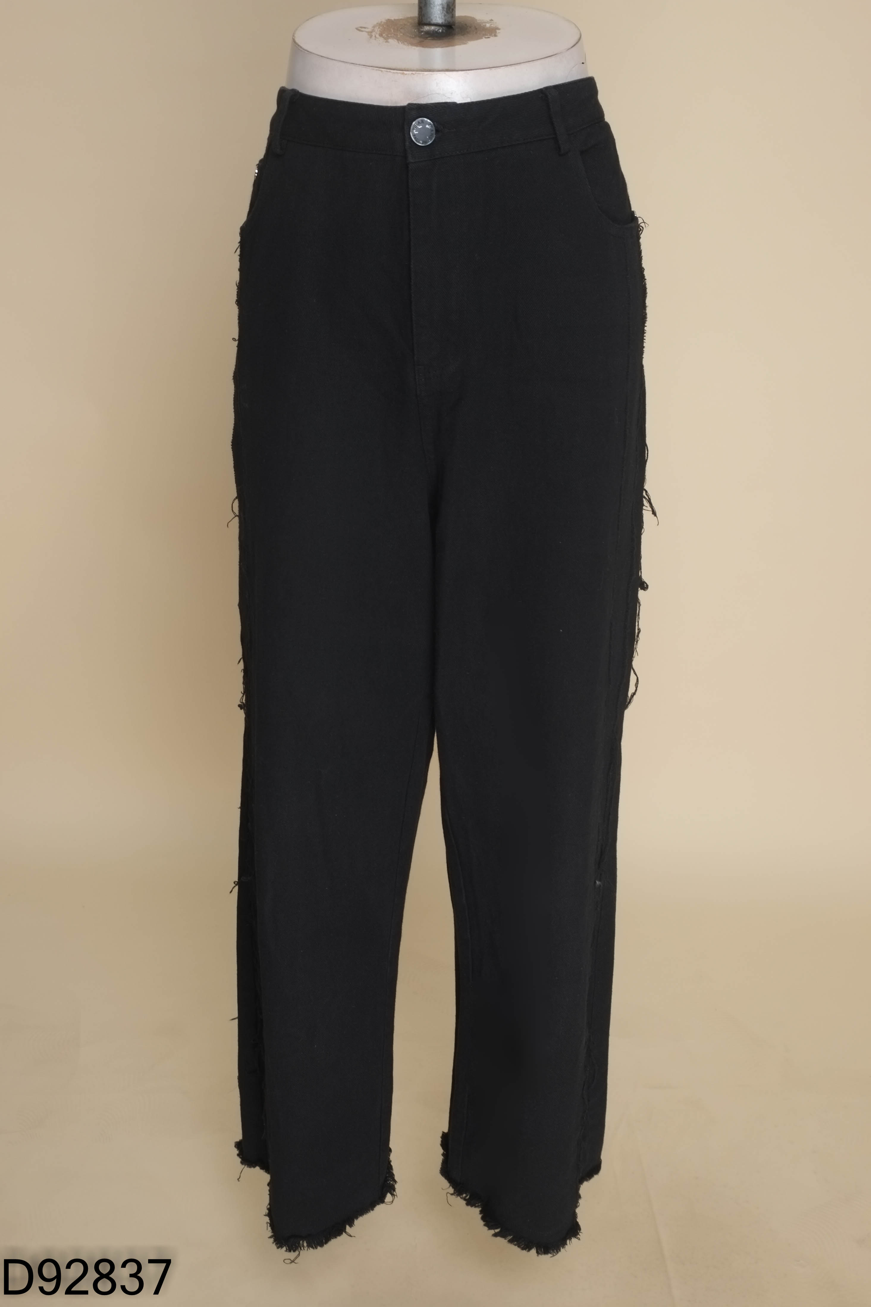 Quần jeans UNDERSLEEP đen suông cắt ống