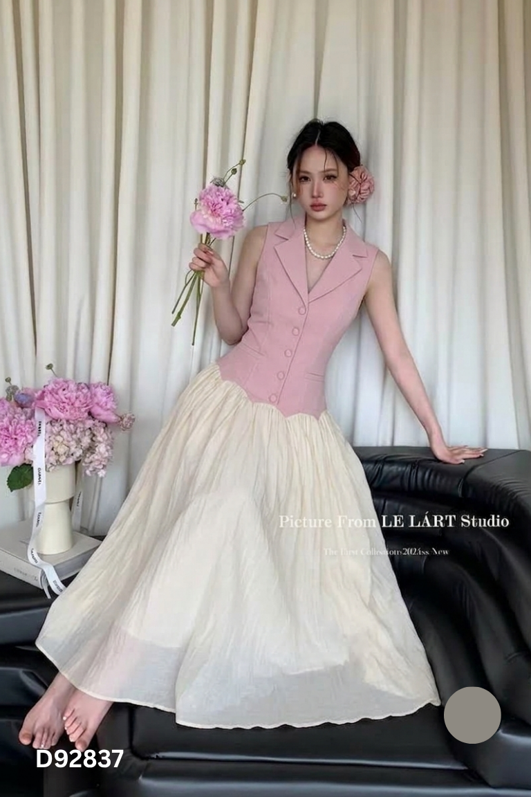 Váy hồng cổ vest sá nách mix kem