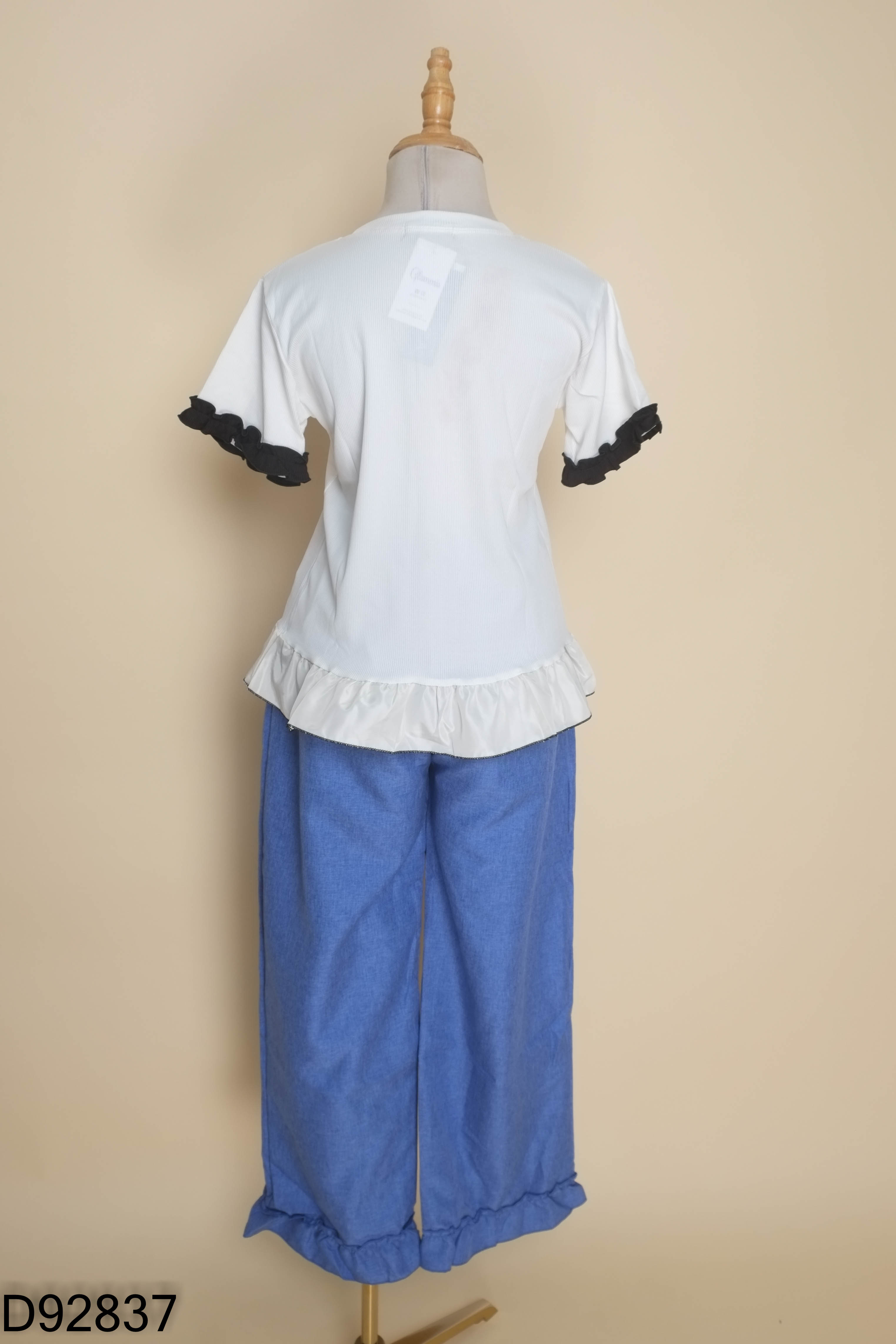 SET áo thun trắng in hình mèo+ quần xanh