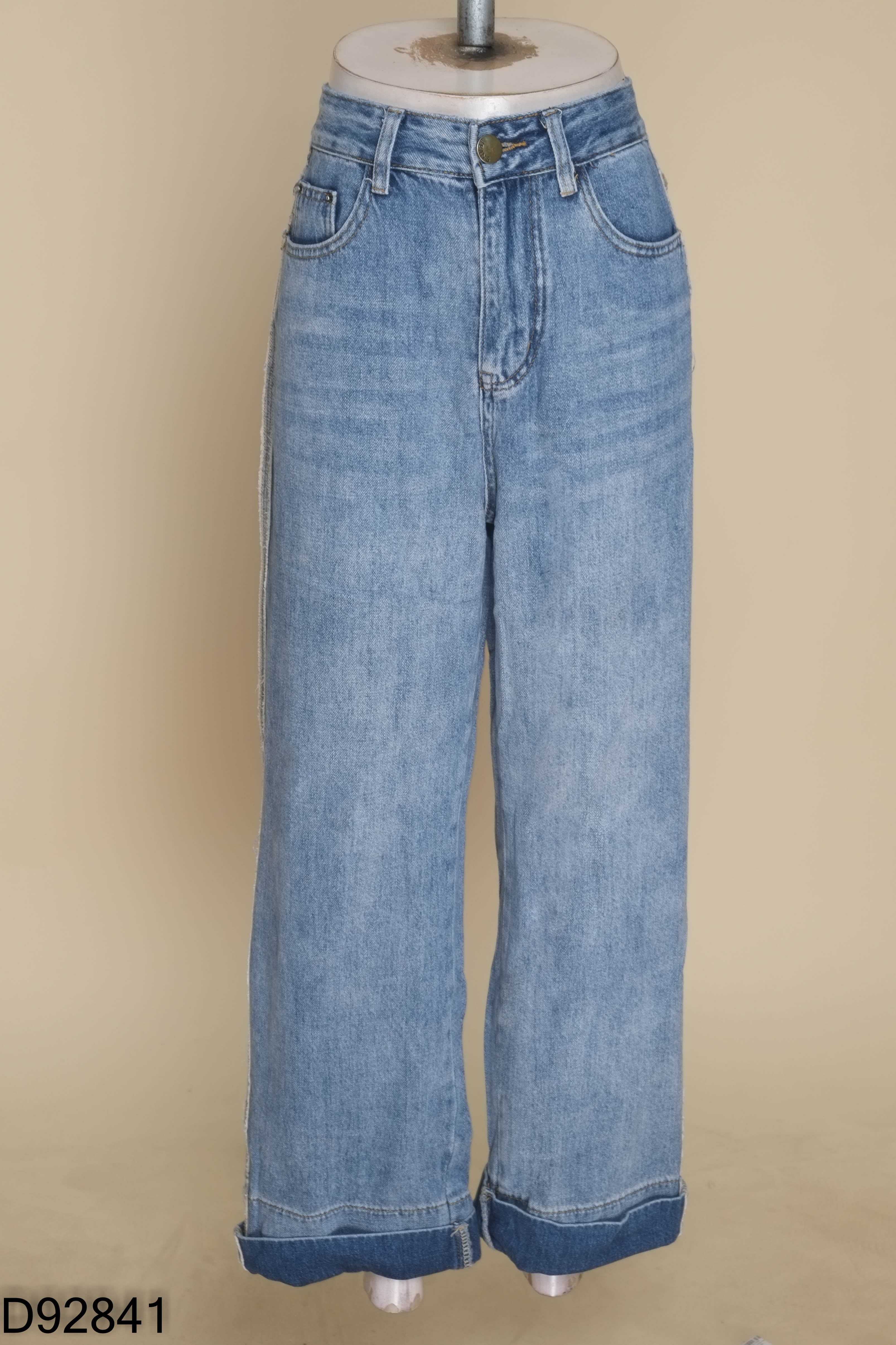 Quần jeans xanh bẳn ống