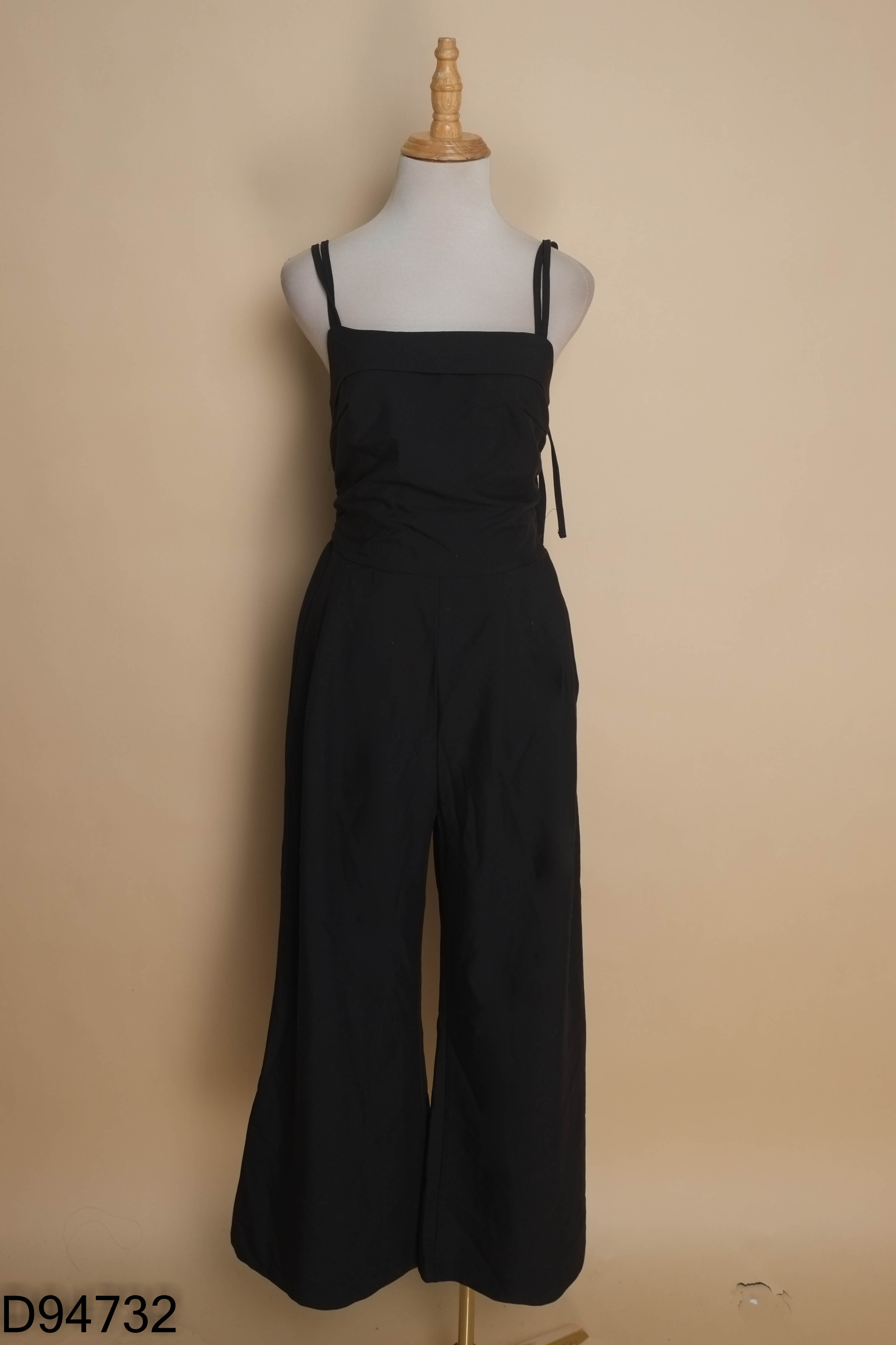 Jumpsuits hai dây đen trơn