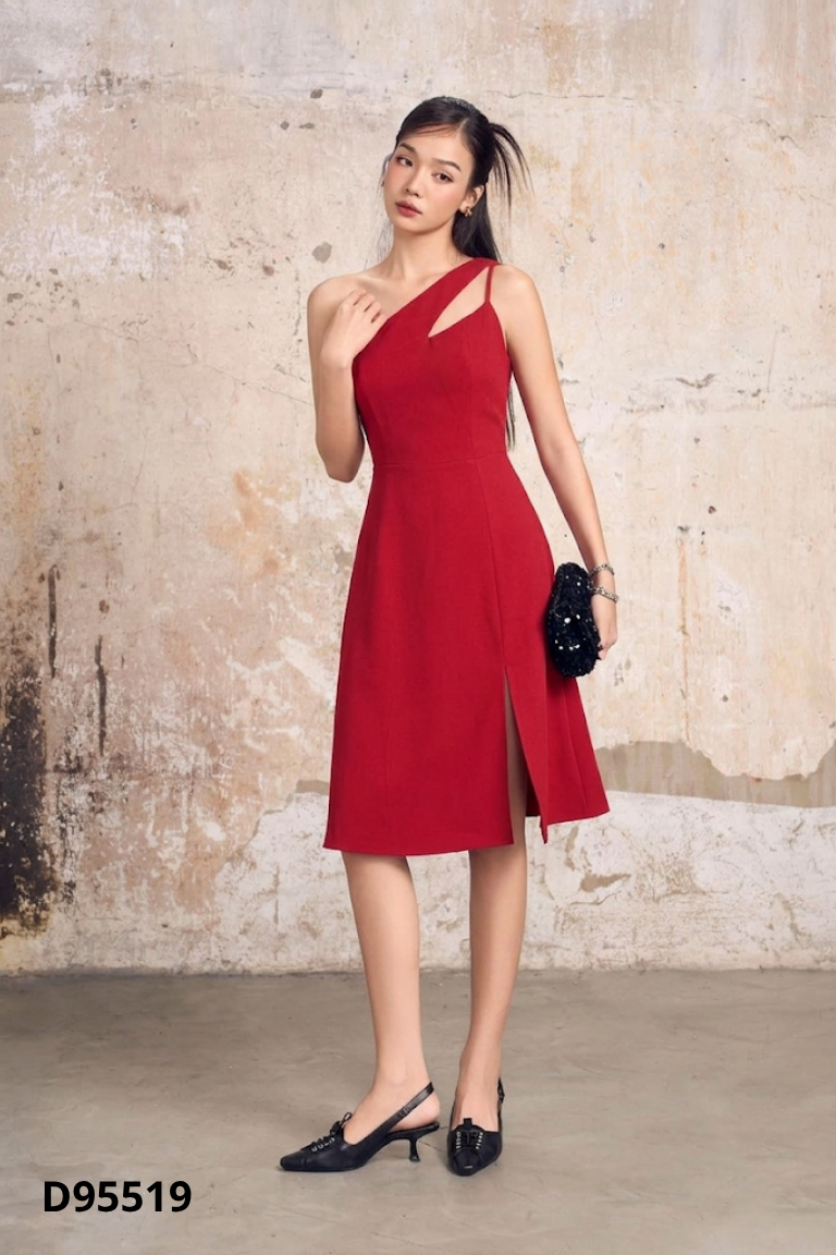 Váy RECHIC đỏ xẻ tà