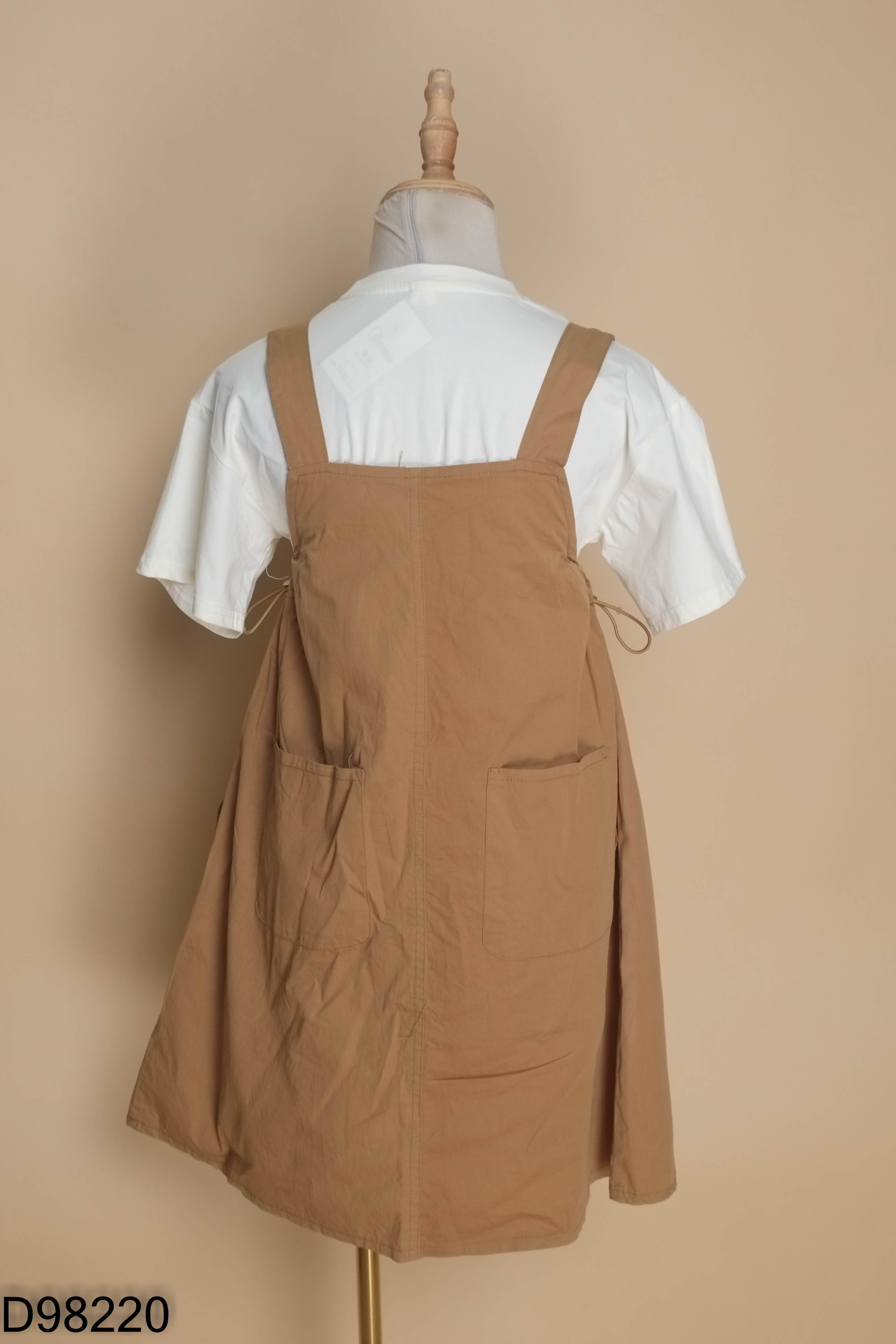 Set áo thun be + yếm jean nâu