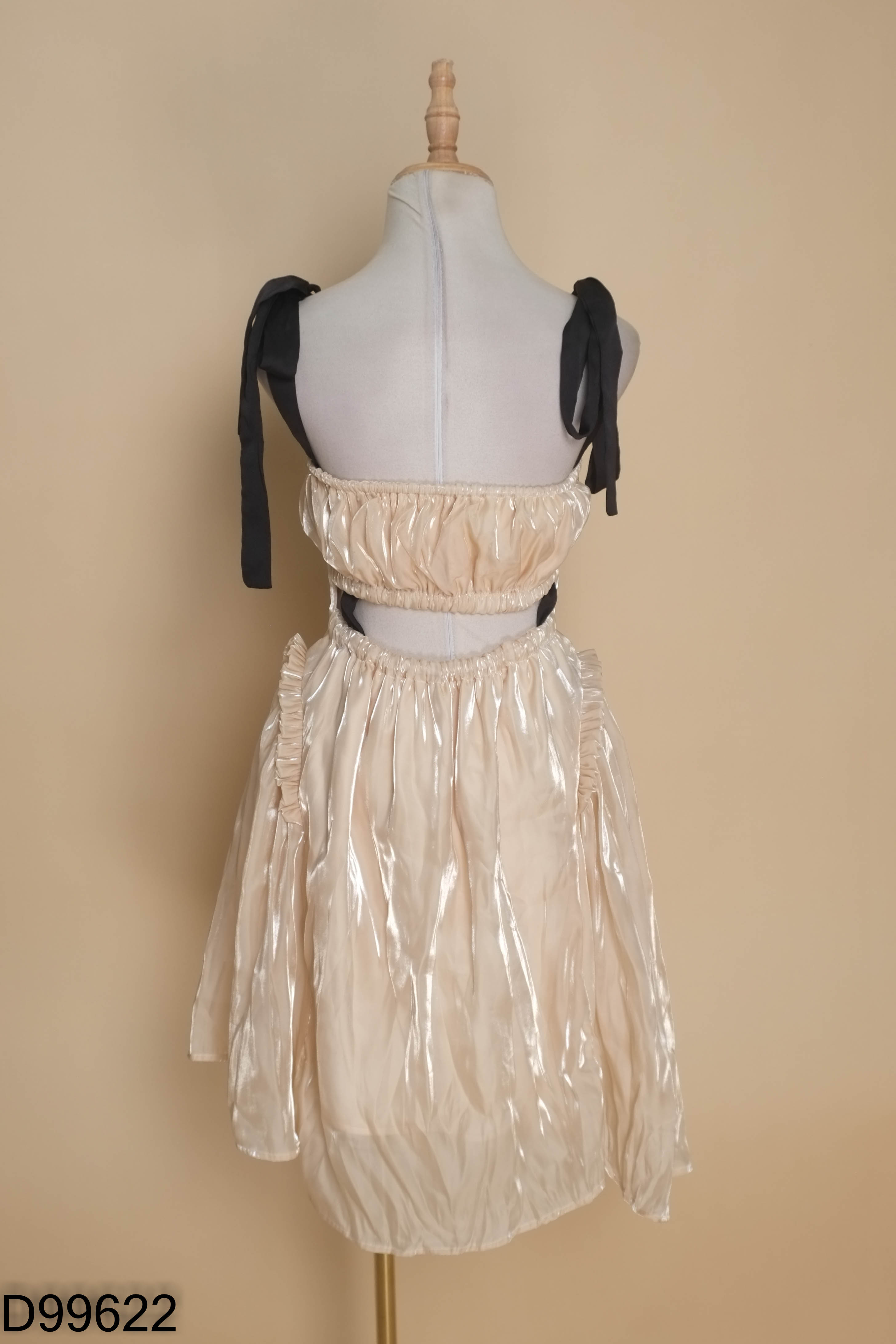 Váy organza be cut lưng
