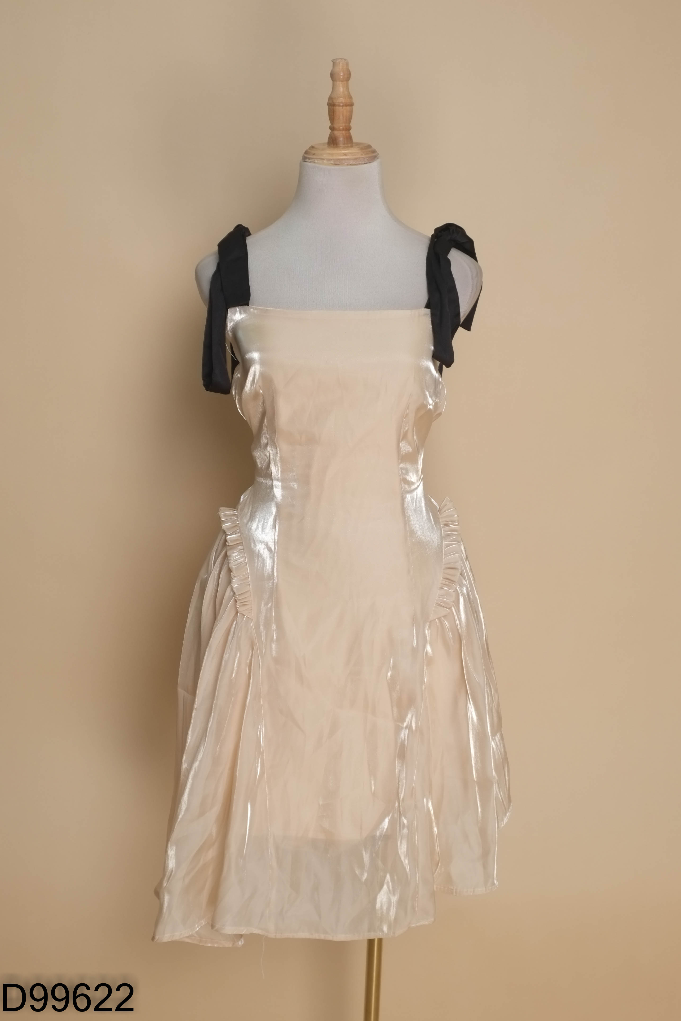 Váy organza be cut lưng