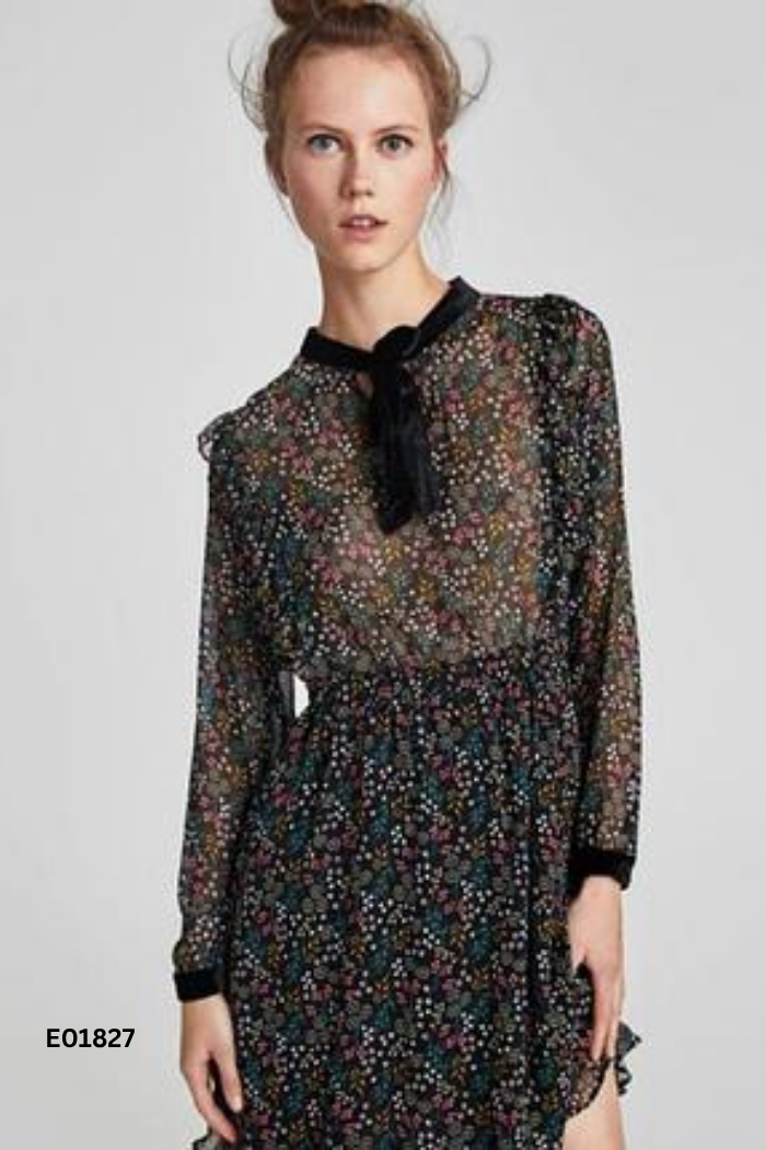 Váy đen hoa ZARA phối bèo