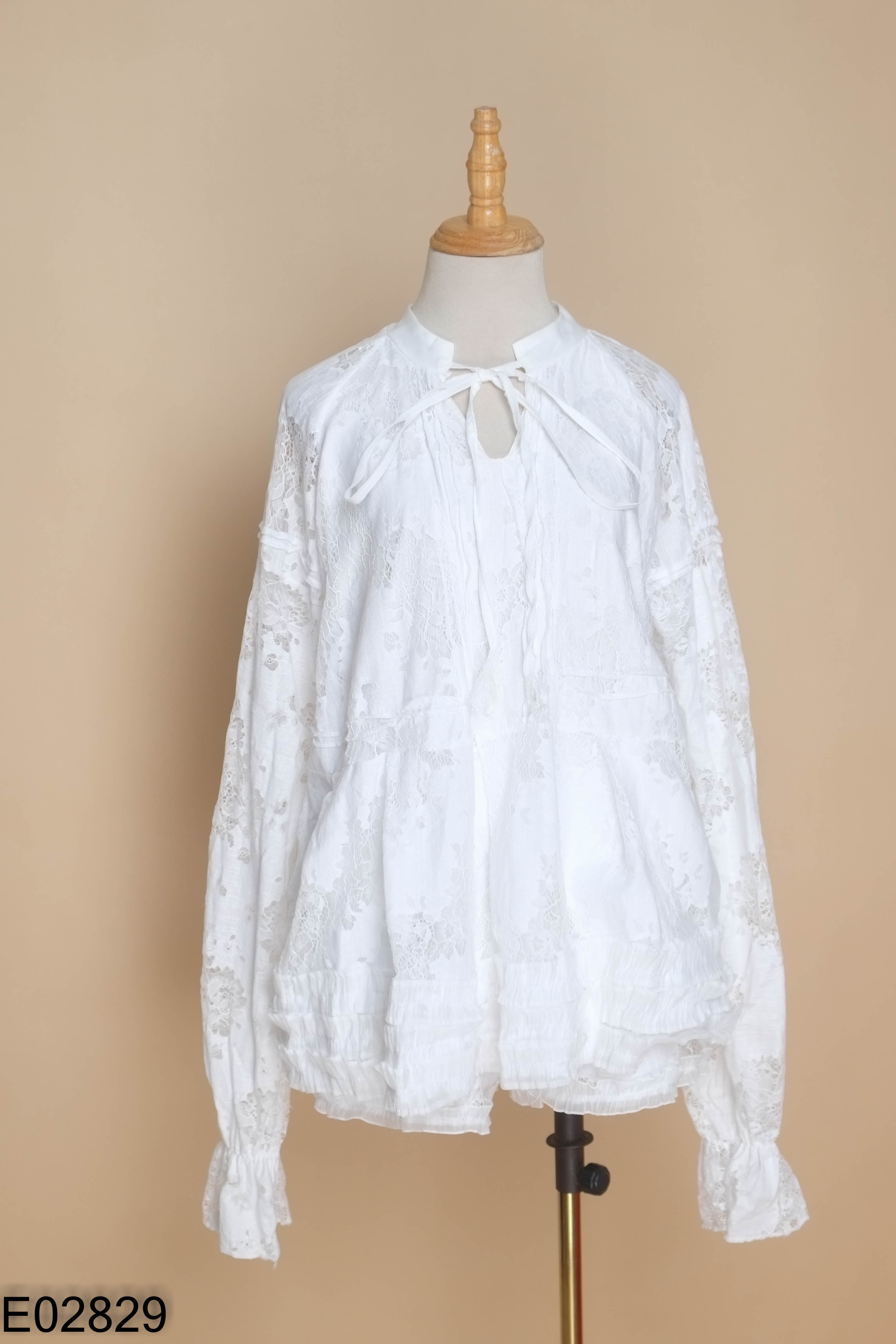 Set áo + quần short ren trắng trơn