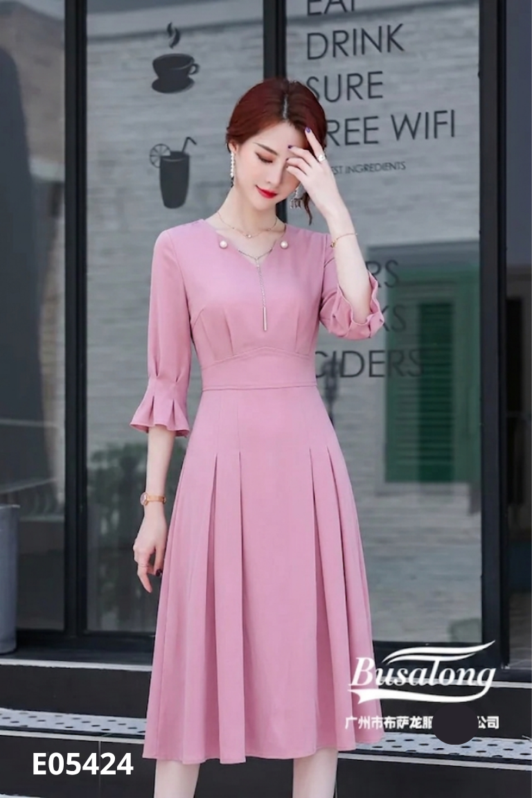 Váy hồng ONLY phối tay loe
