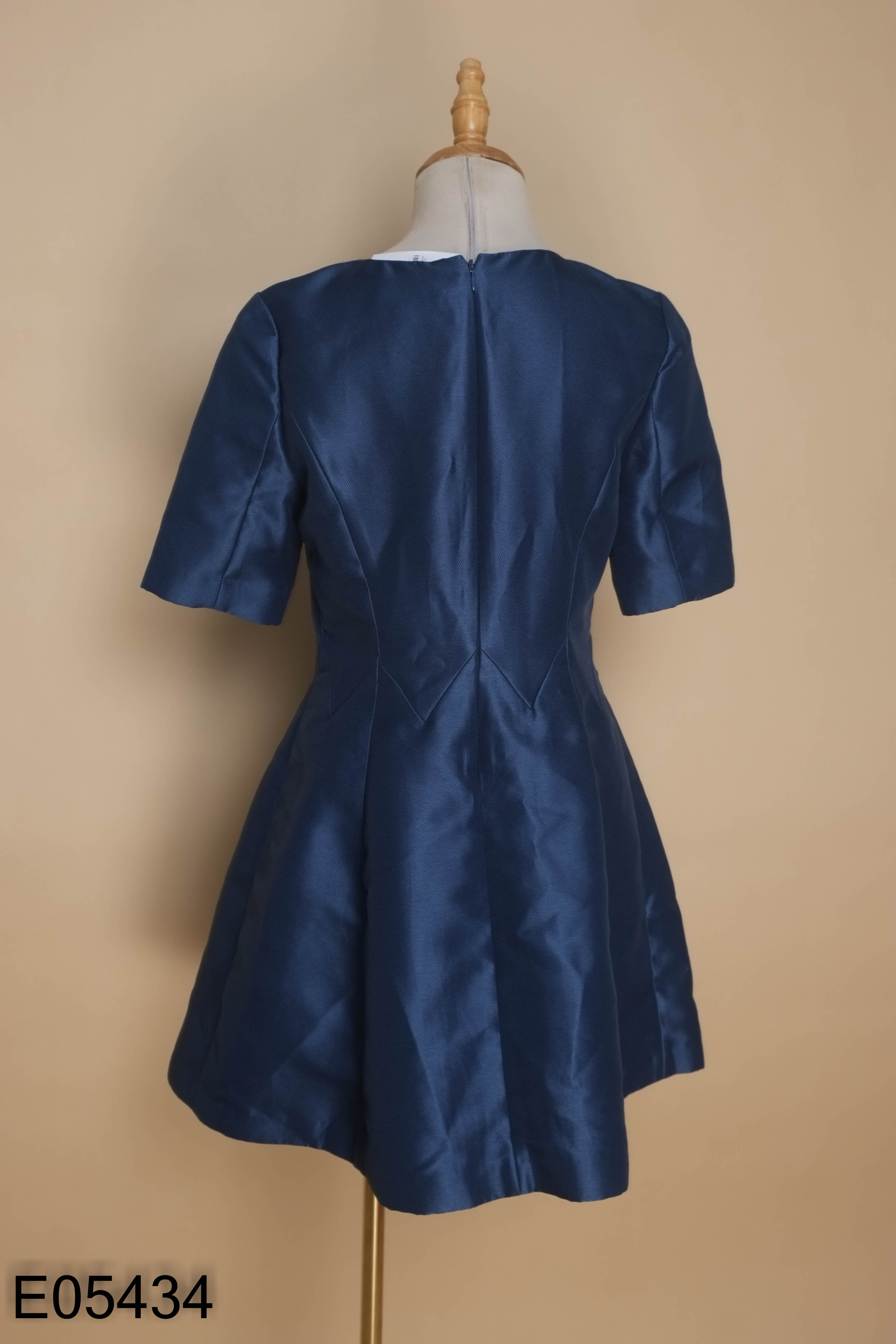 Váy xanh VERO MODA trơn cổ tròn