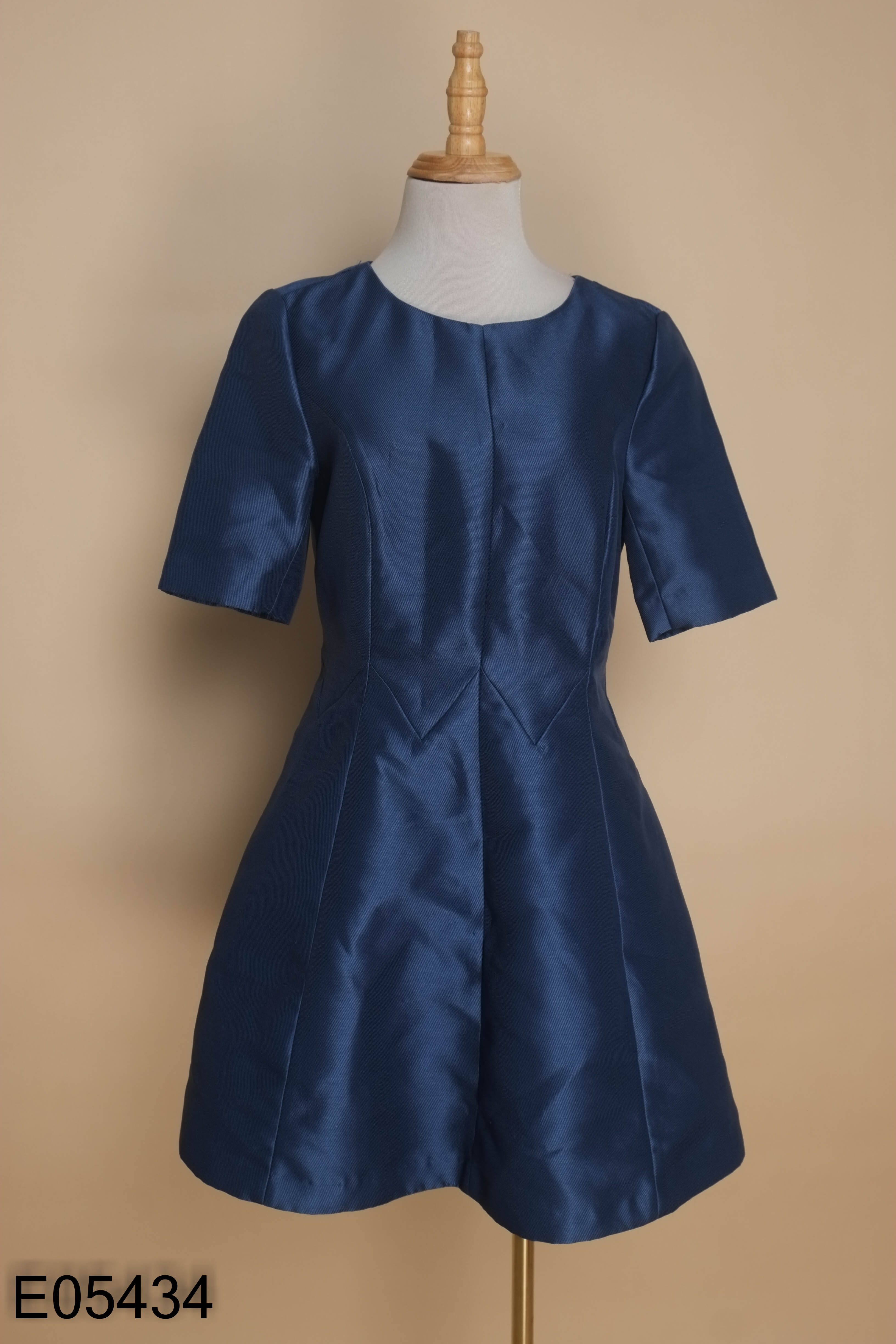 Váy xanh VERO MODA trơn cổ tròn